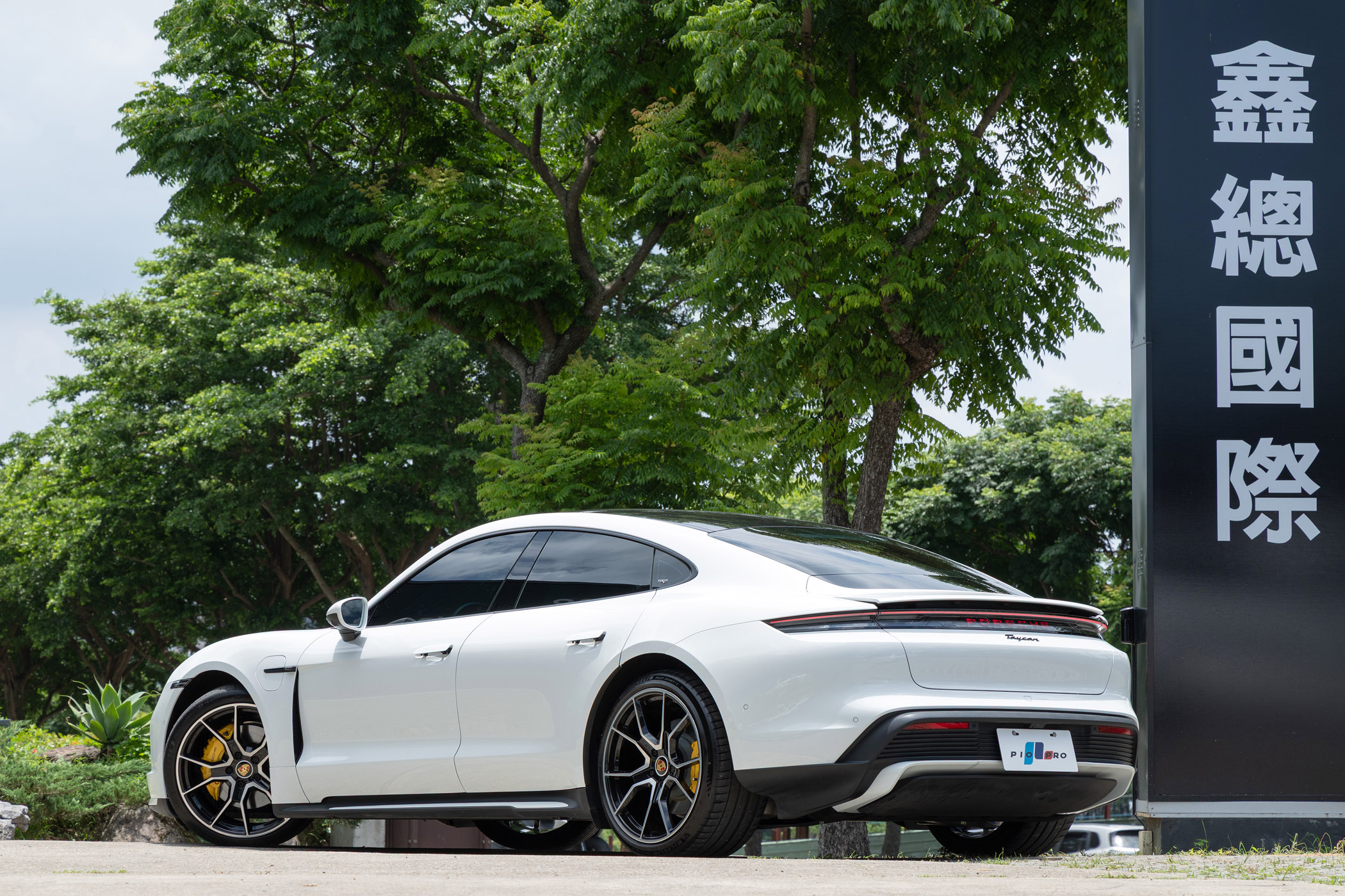 Porsche Taycan