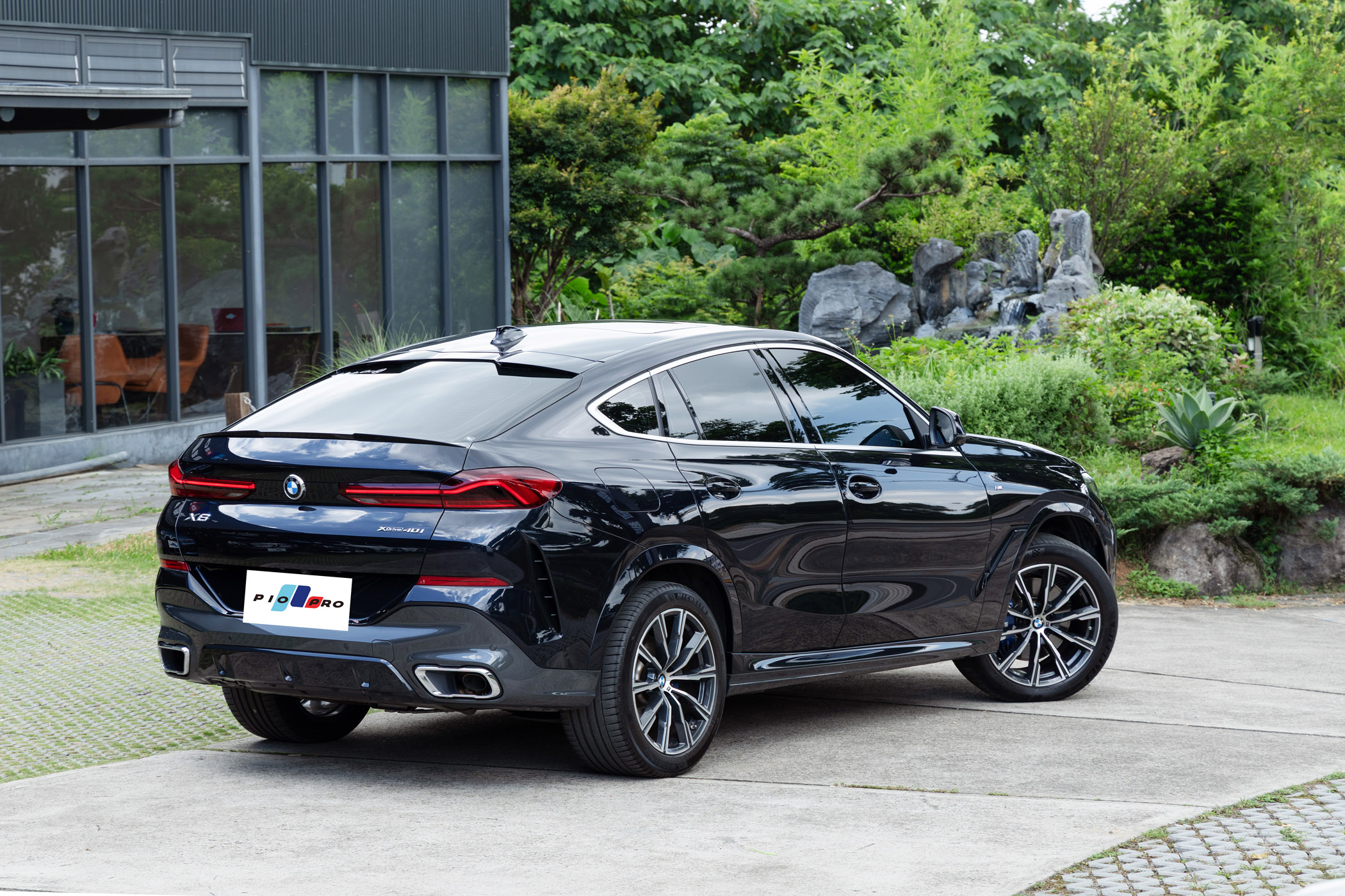 BMW xDrive40i