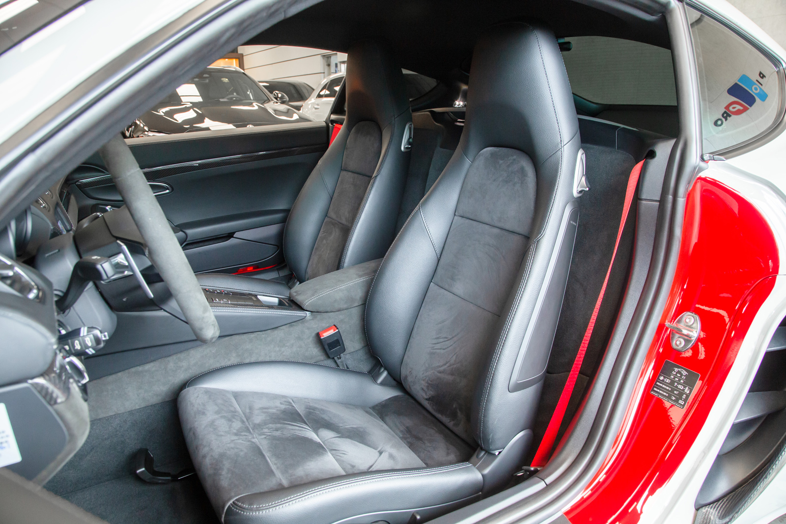 Porsche 718 Cayman