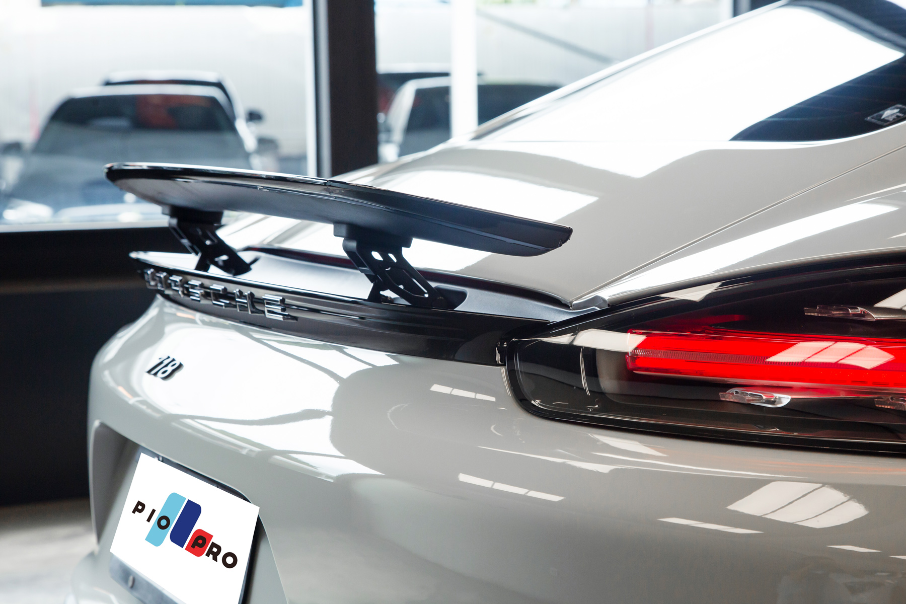 Porsche 718 Cayman