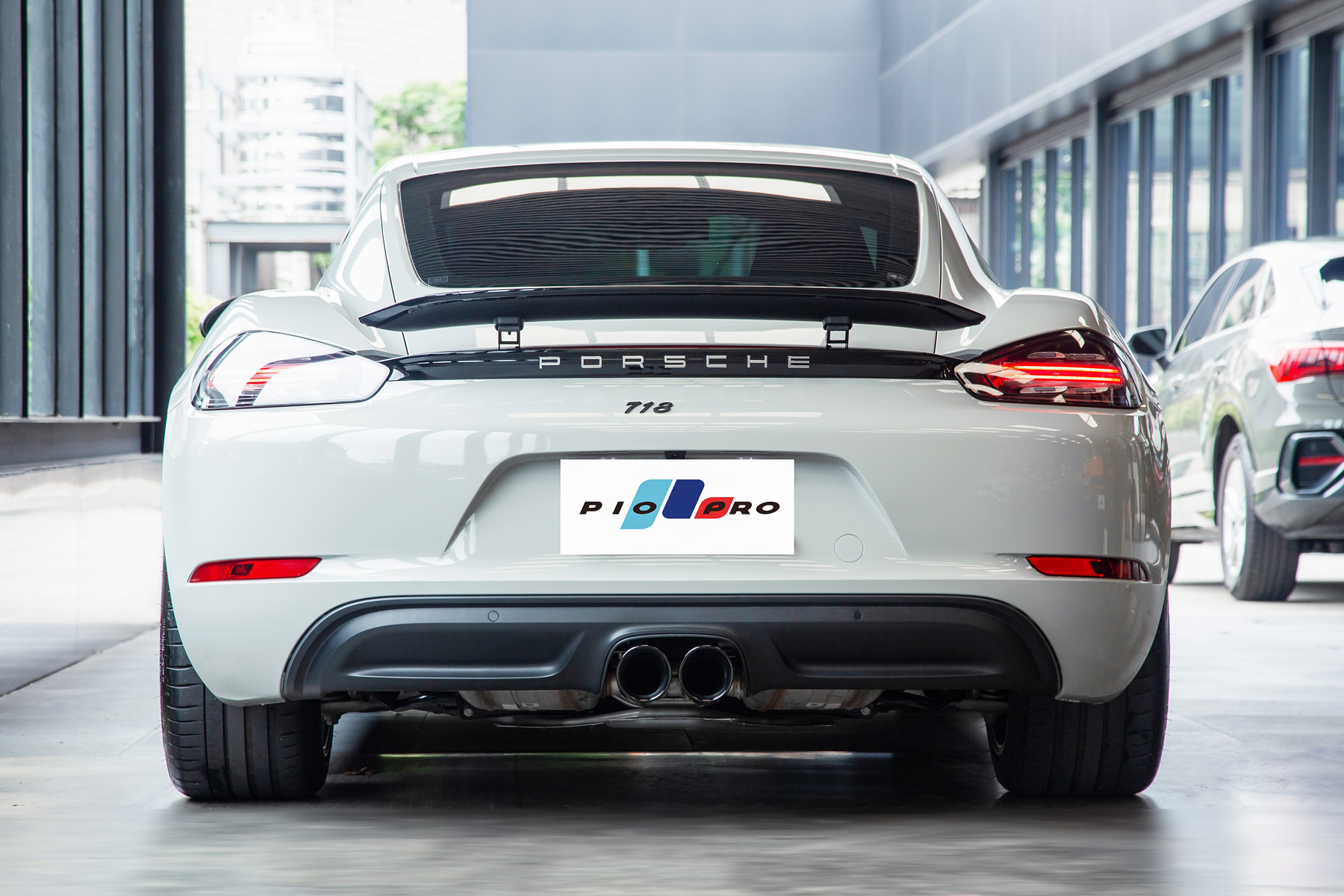 Porsche 718 Cayman