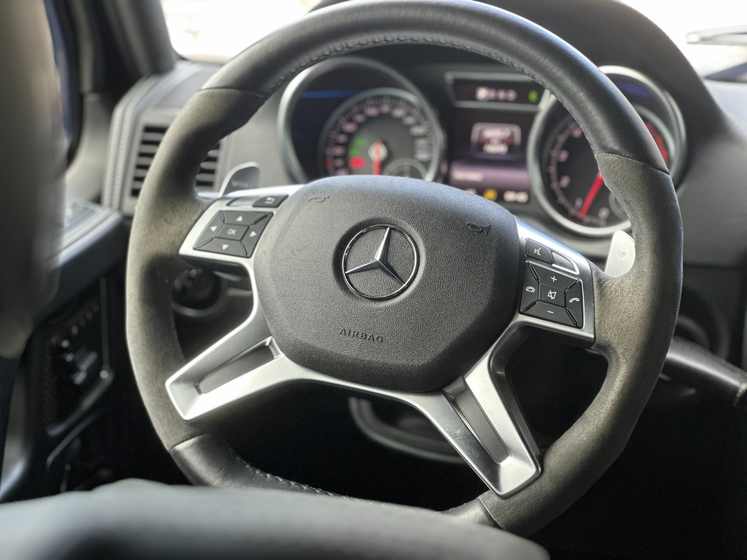 Mercedes-Benz G 500