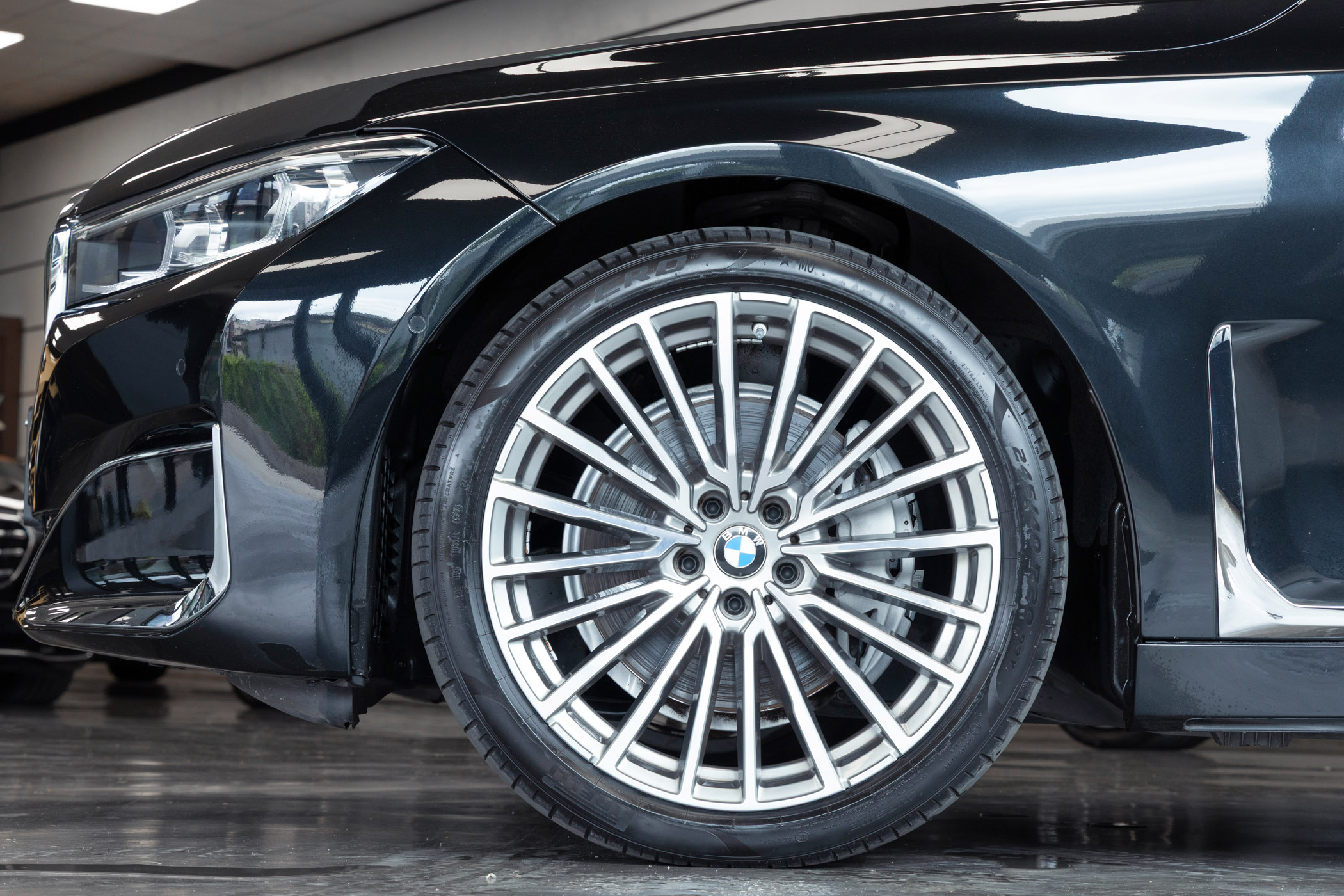 BMW 740Li