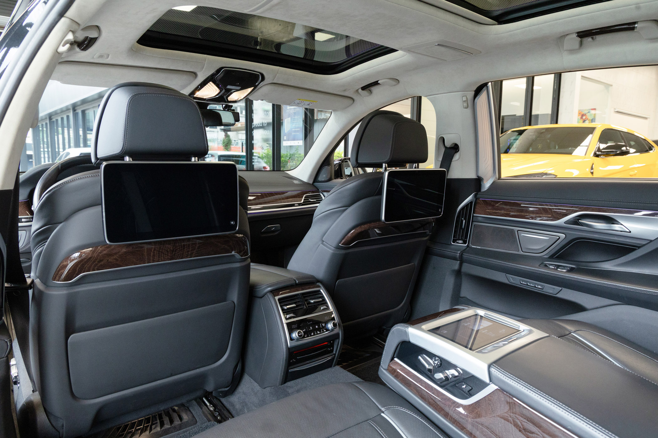 BMW 740Li