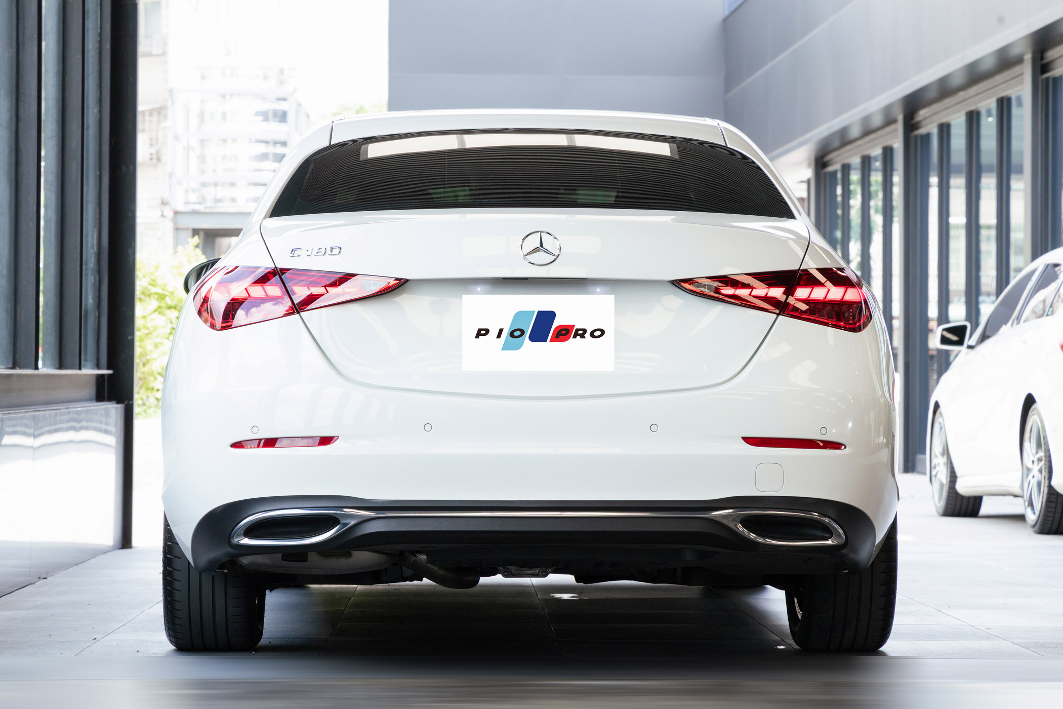 Mercedes-Benz C180