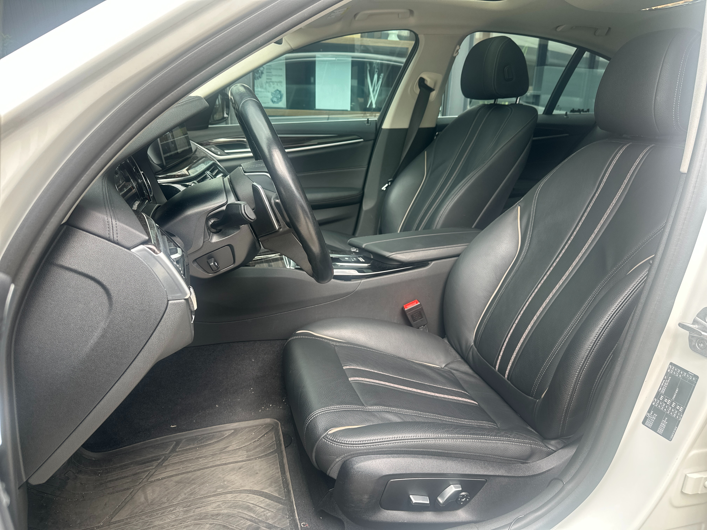 BMW 520i白金旗艦版