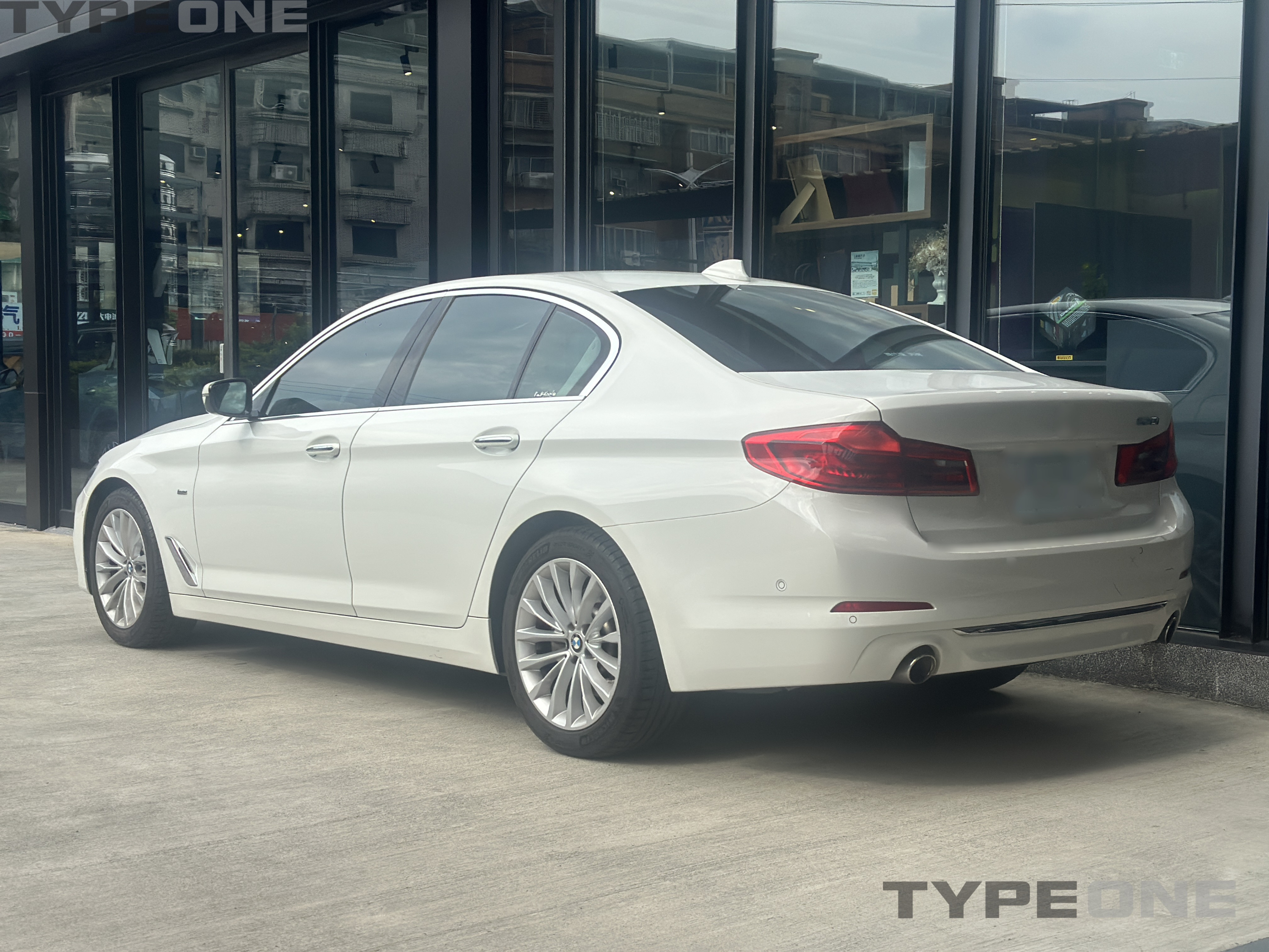 BMW 520i白金旗艦版