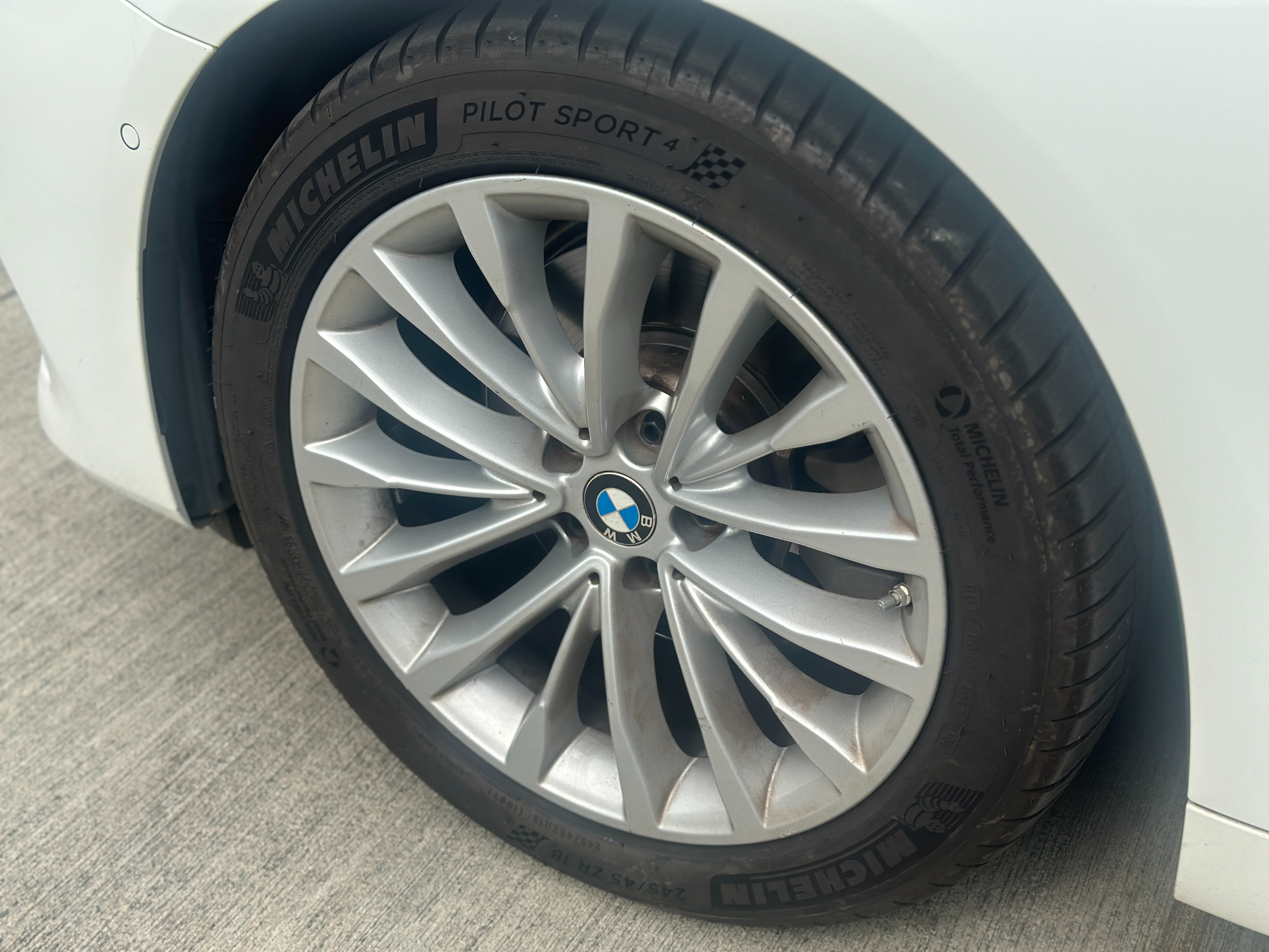 BMW 520i白金旗艦版