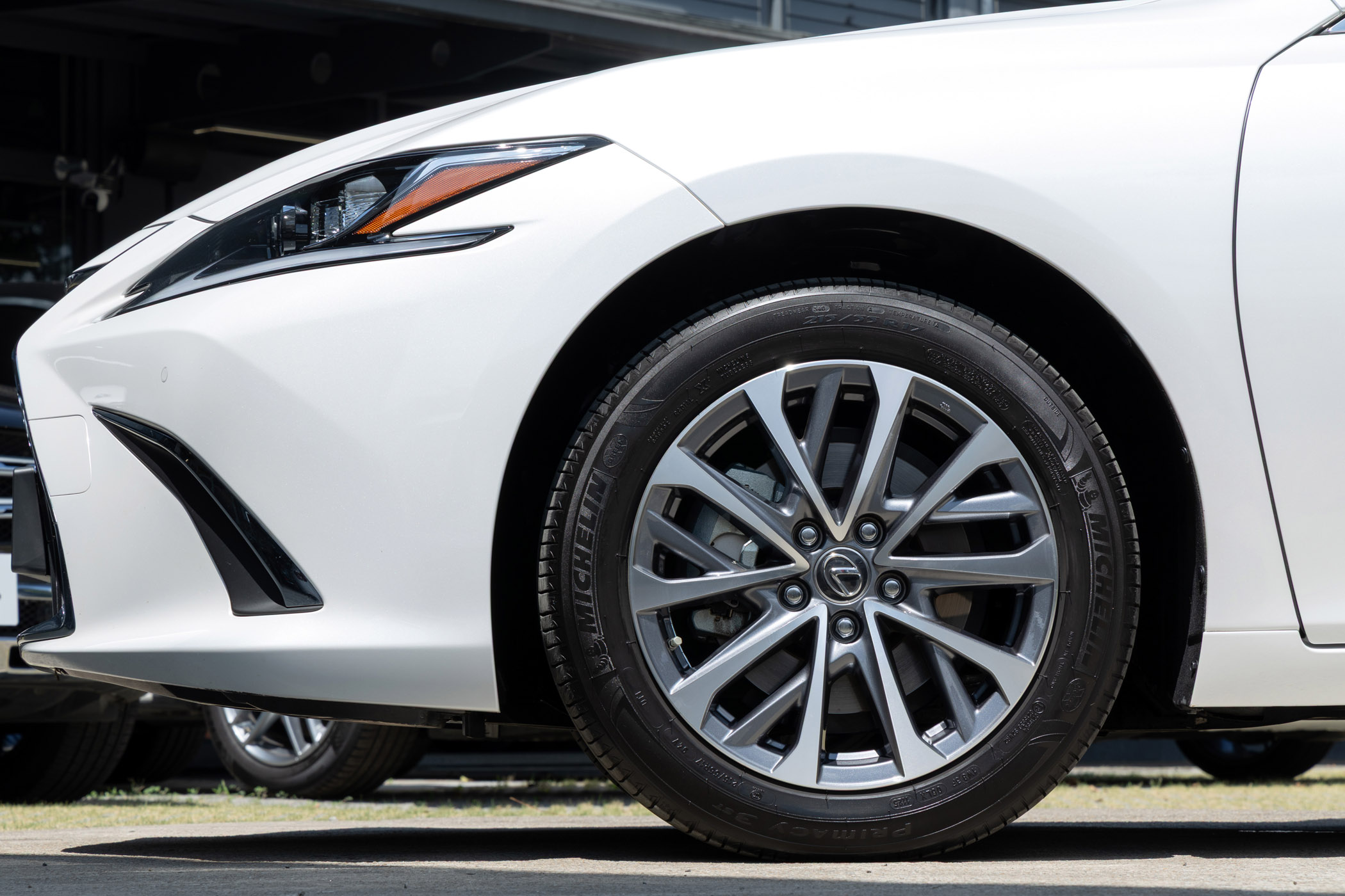 Lexus ES