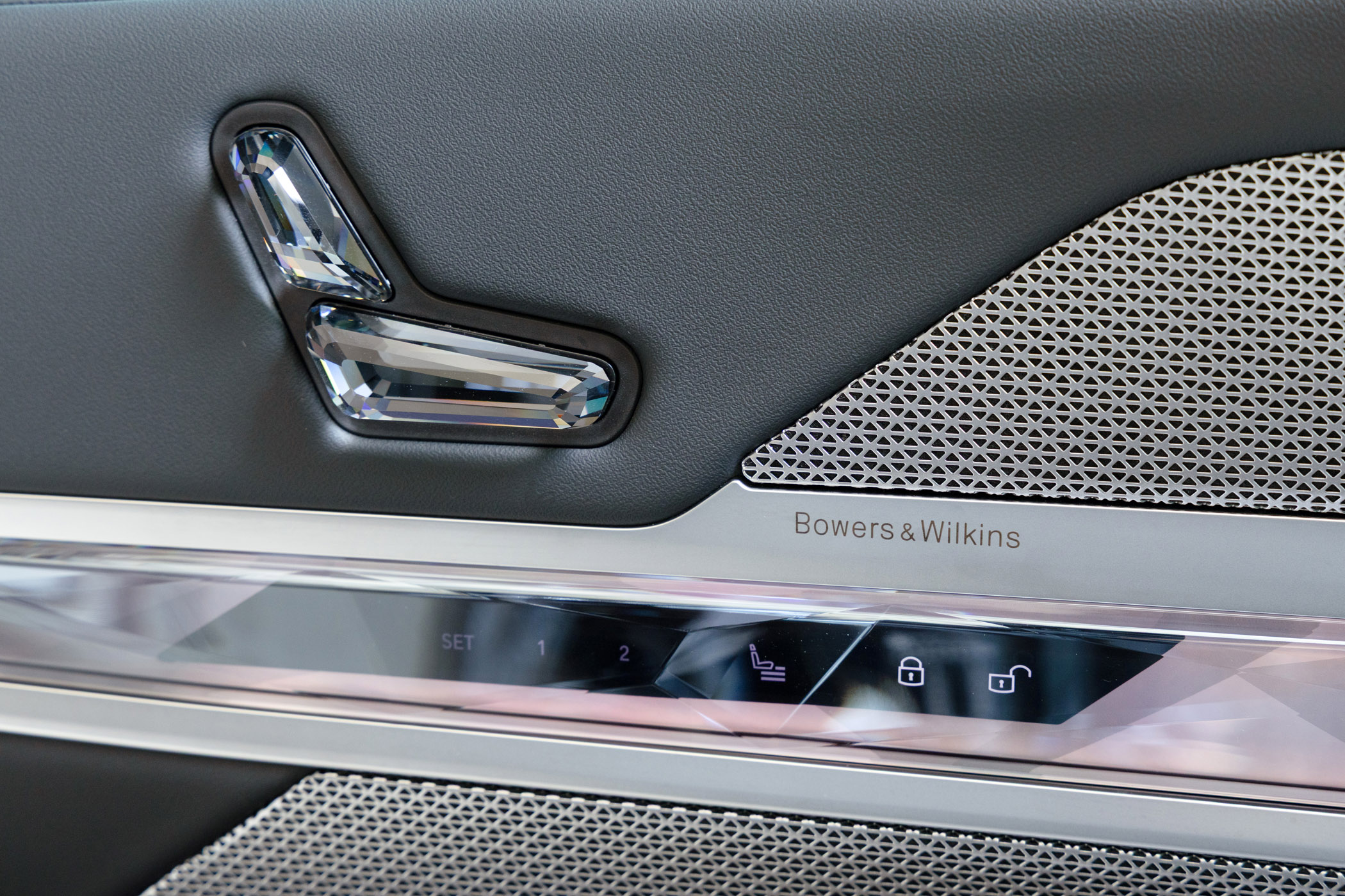 BMW 740i