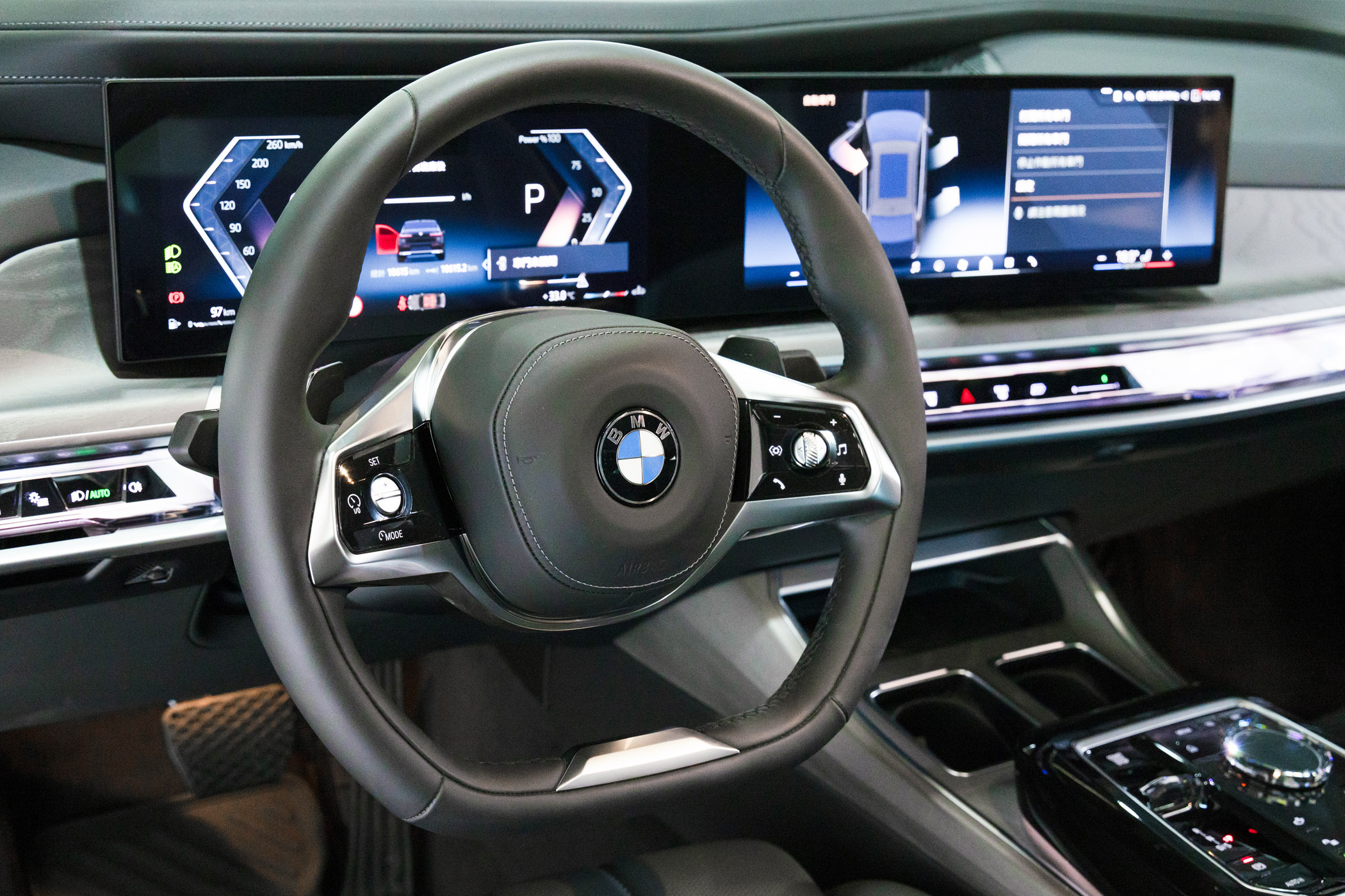 BMW 740i