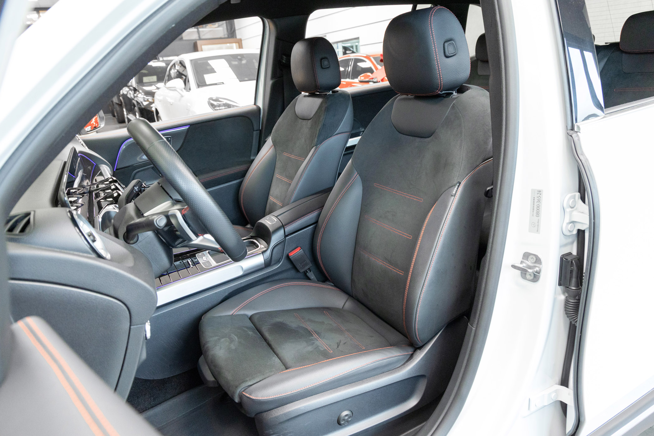 Mercedes-Benz GLB200
