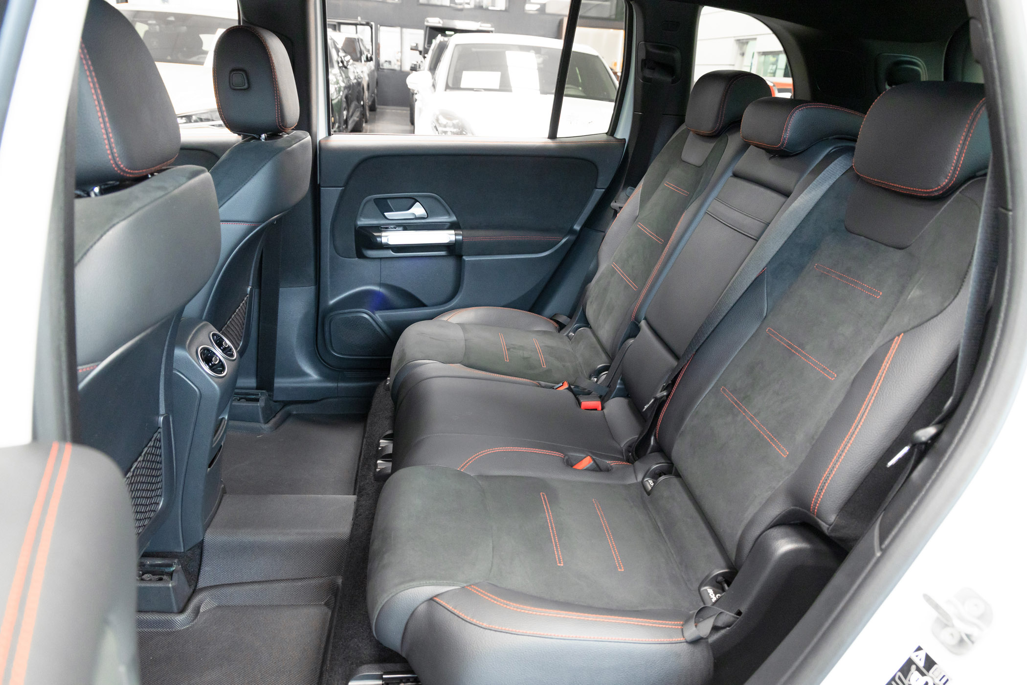 Mercedes-Benz GLB200