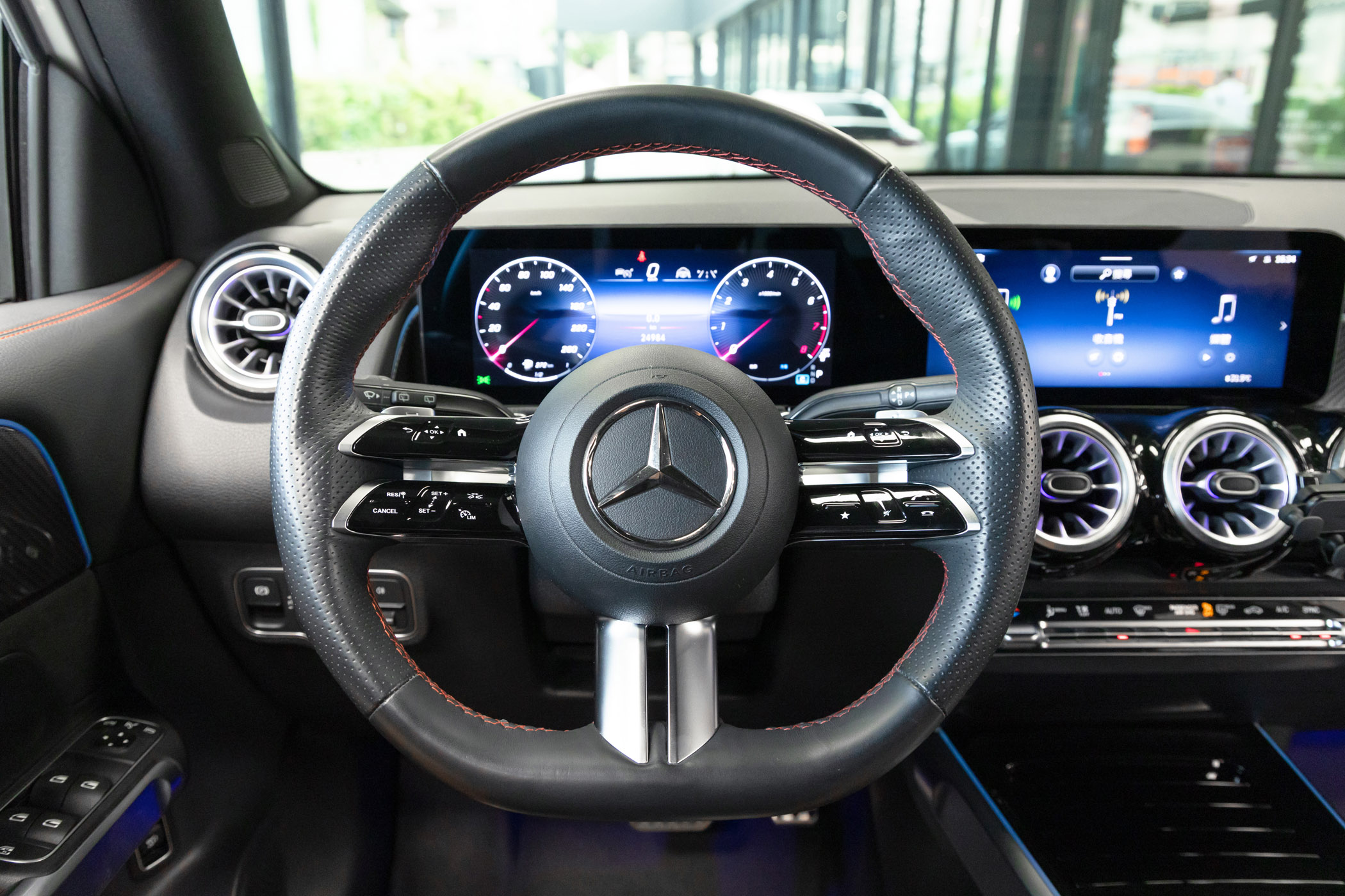 Mercedes-Benz GLB200