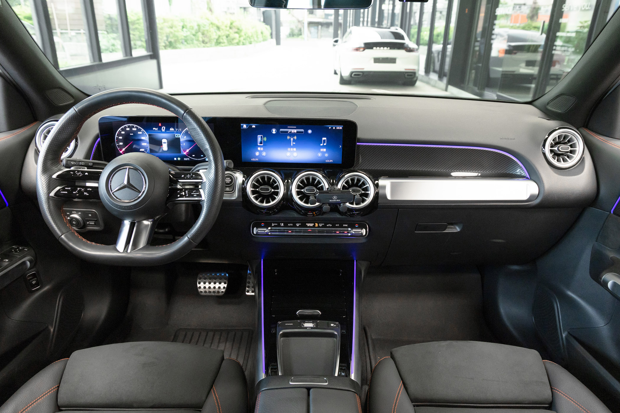 Mercedes-Benz GLB200