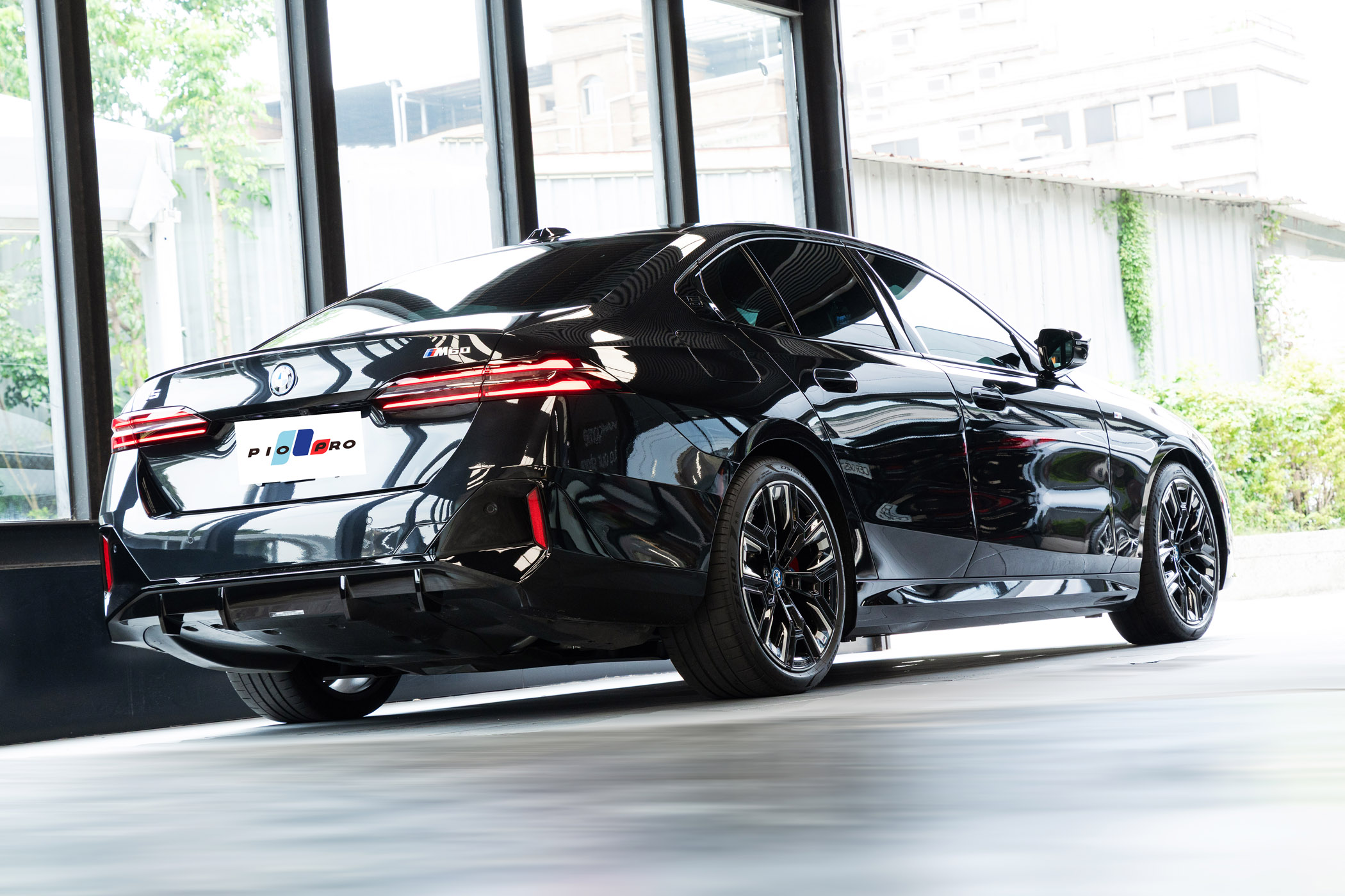 BMW M60