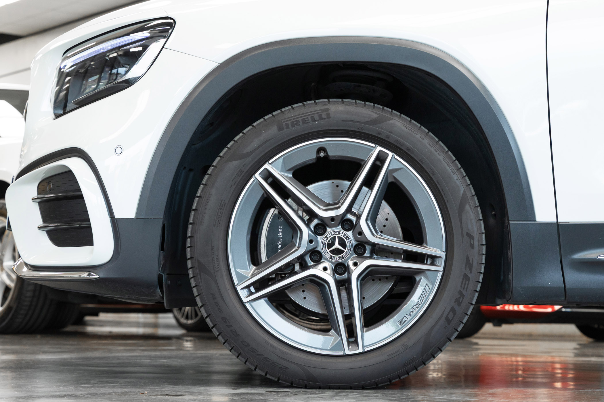 Mercedes-Benz GLB200