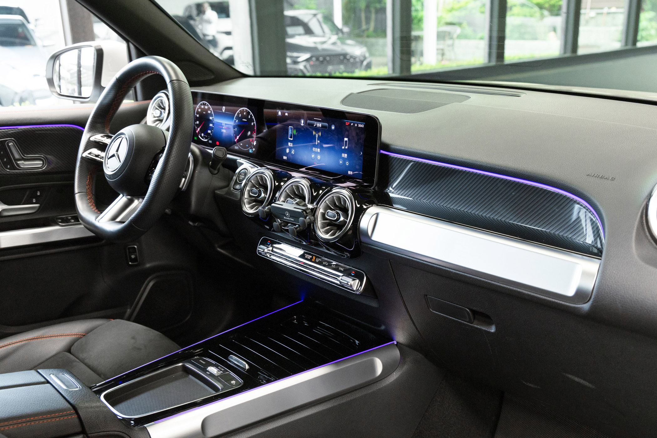 Mercedes-Benz GLB200