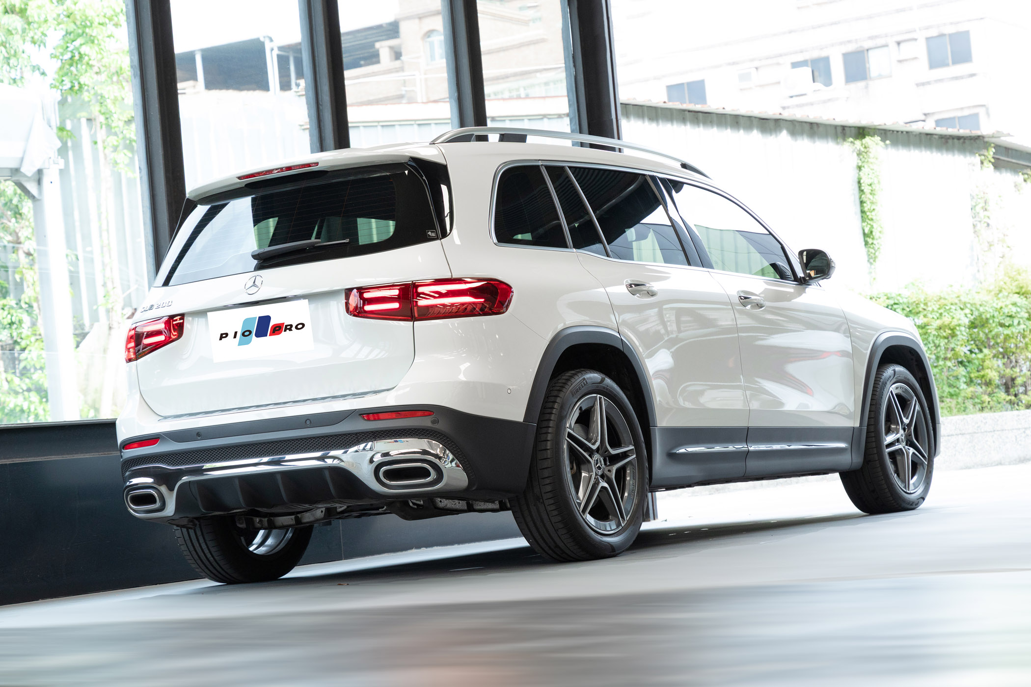 Mercedes-Benz GLB200