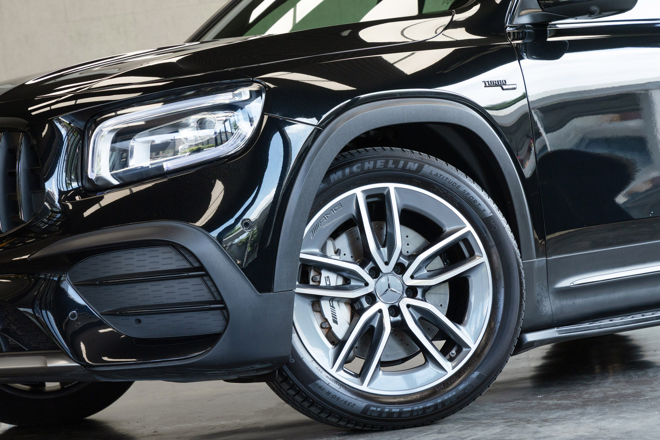 Mercedes-Benz AMG GLB35