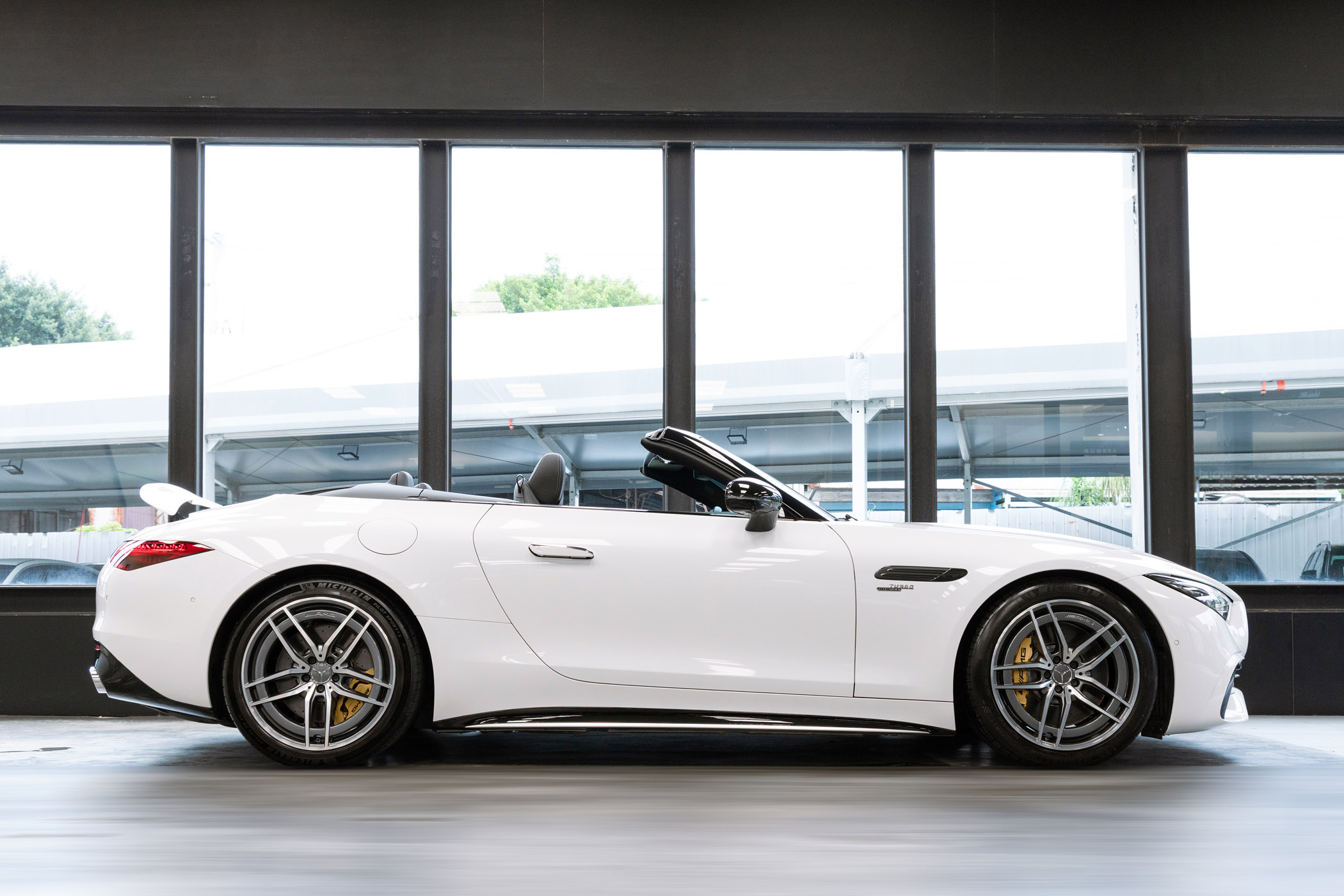 Mercedes-Benz SL43 AMG