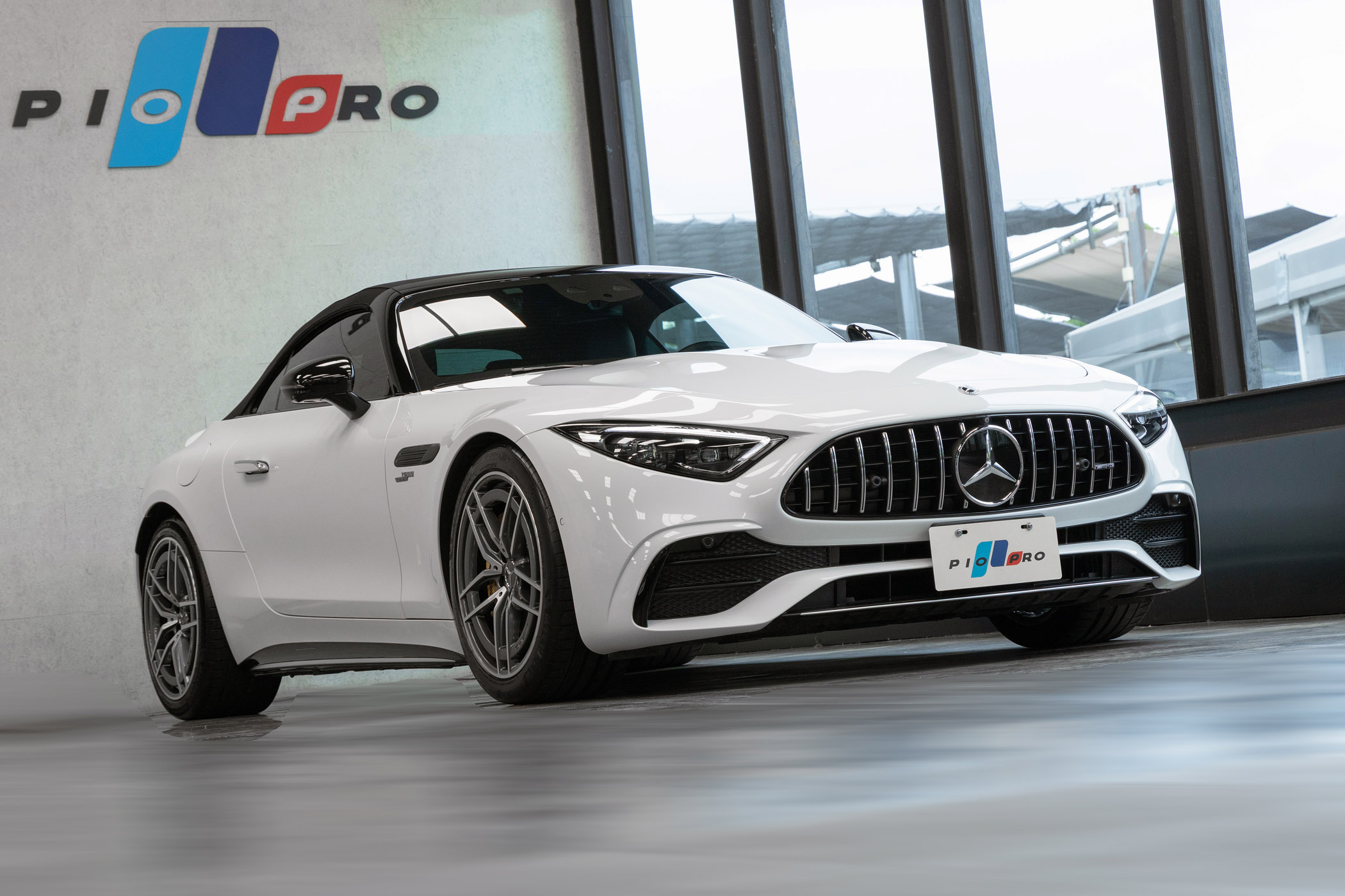 Mercedes-Benz SL43 AMG