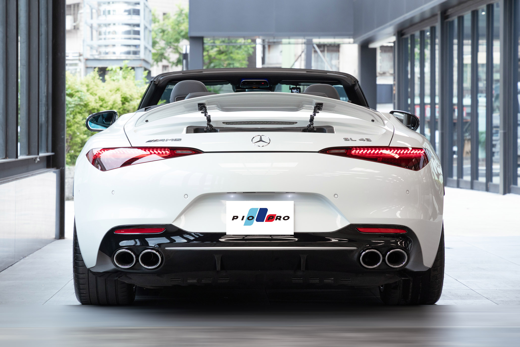 Mercedes-Benz SL43 AMG