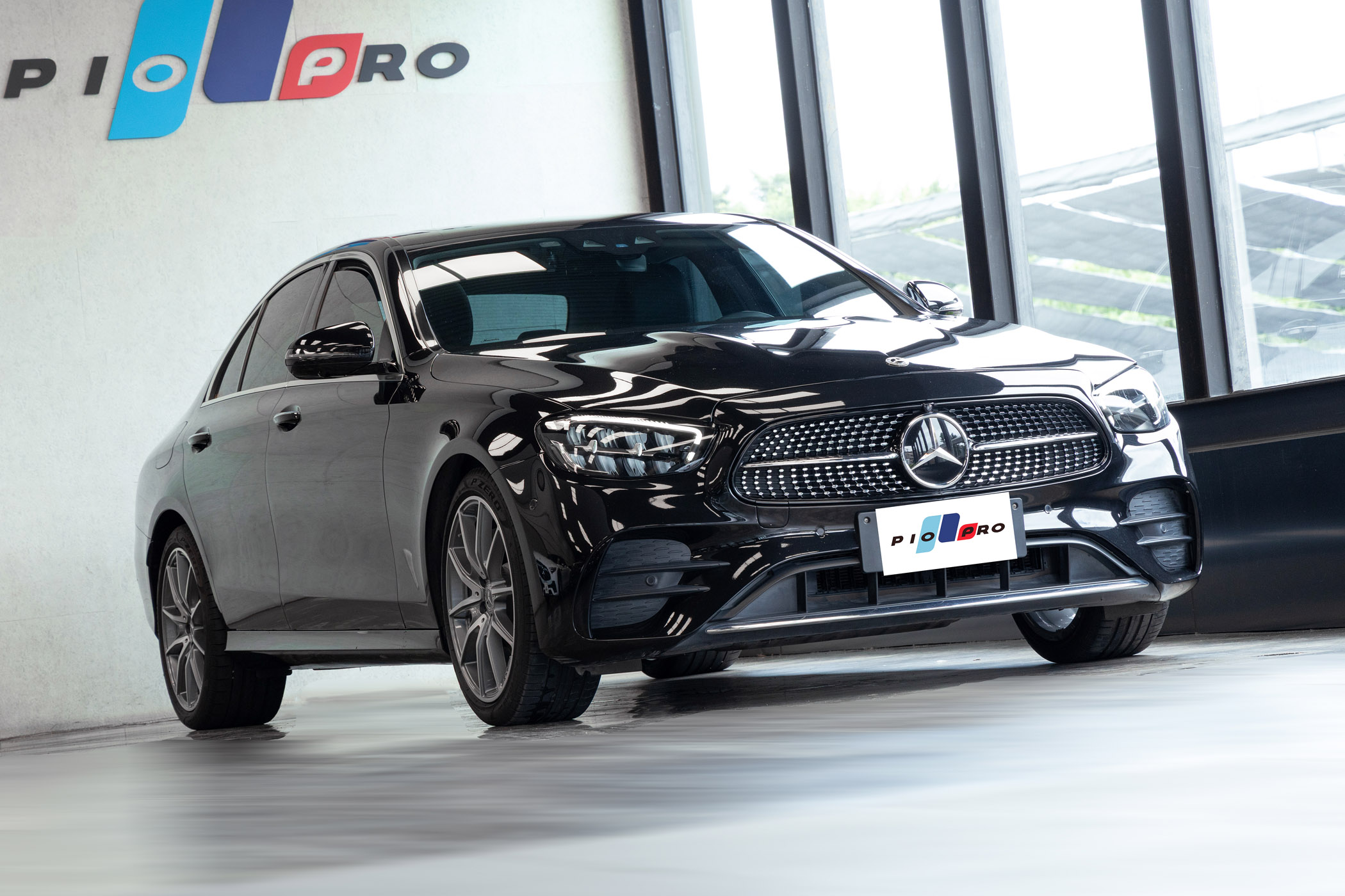 Mercedes-Benz E300 AMG