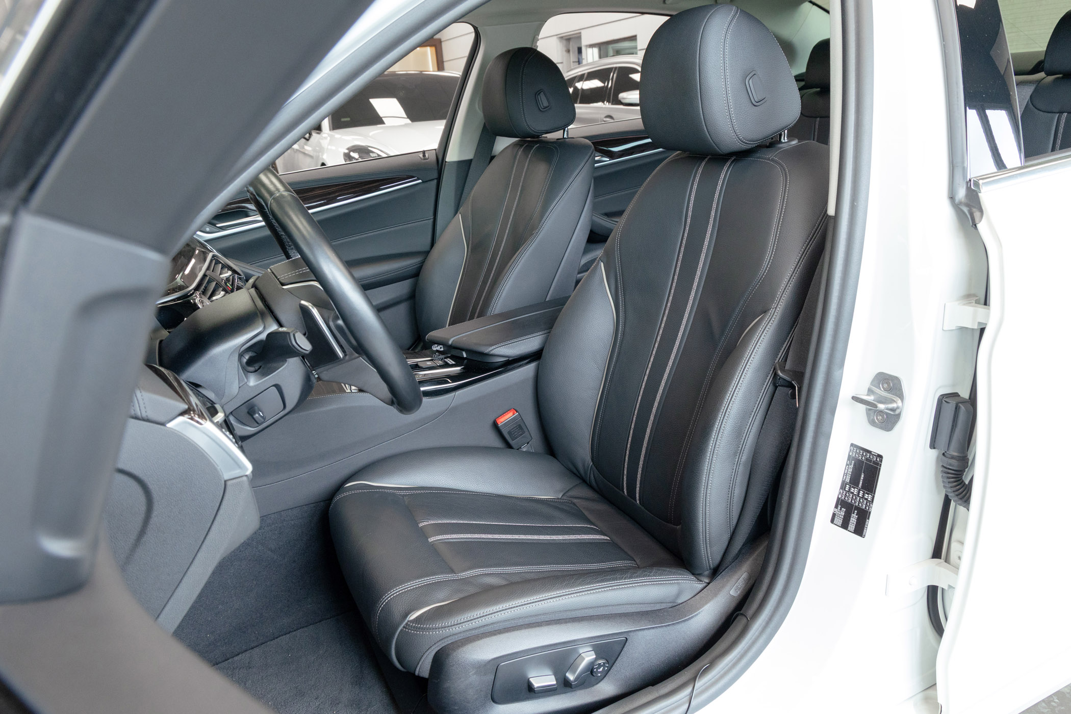 BMW 520i白金旗艦版