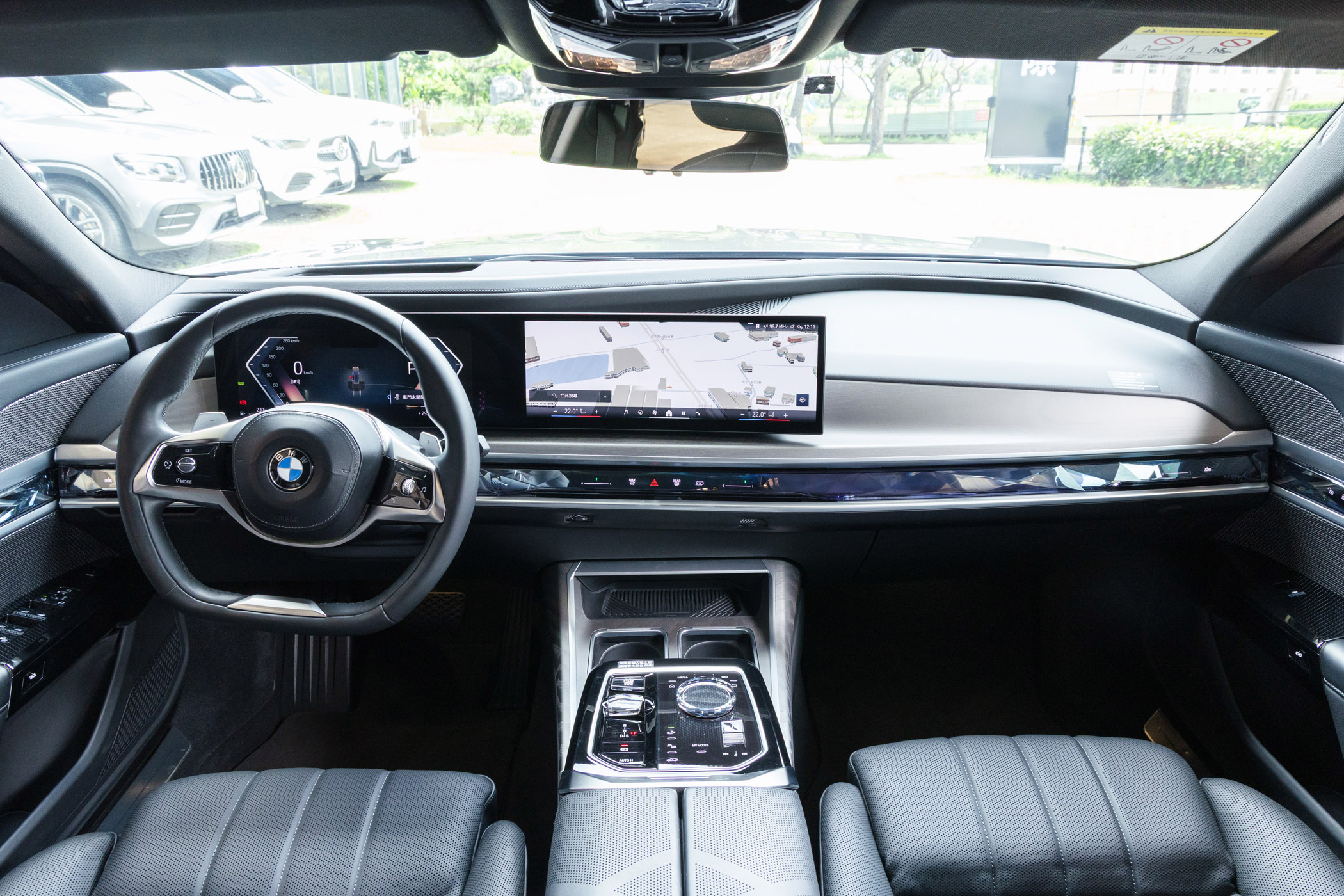 BMW 740i