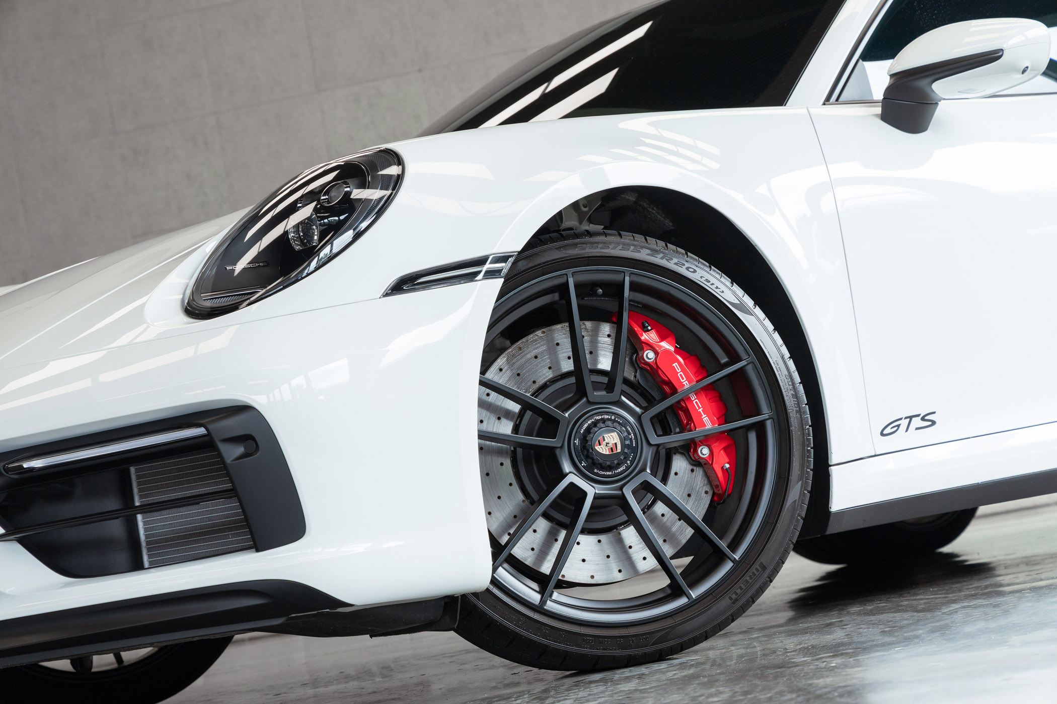 Porsche 911 Carrera GTS