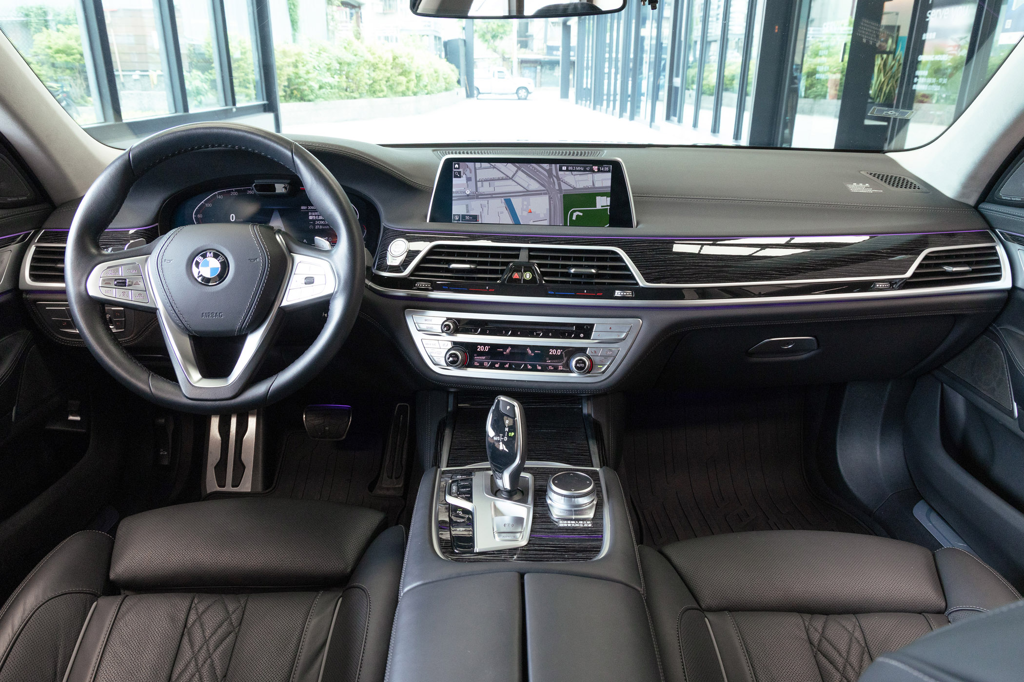 BMW 730i