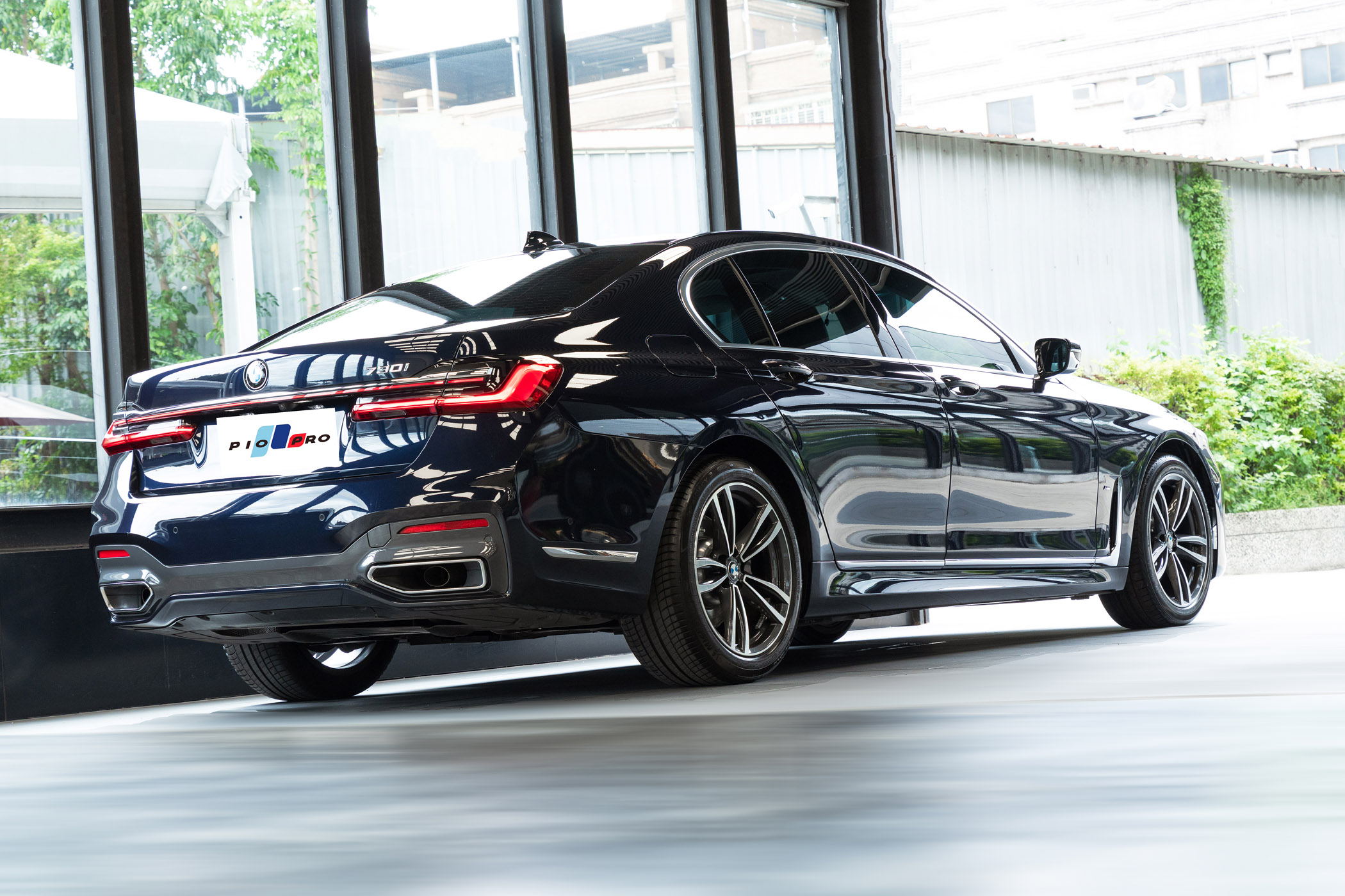 BMW 730i