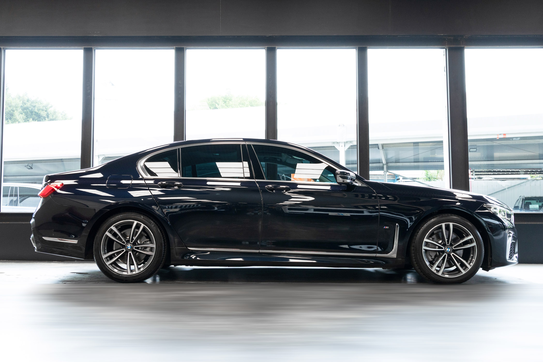 BMW 730i