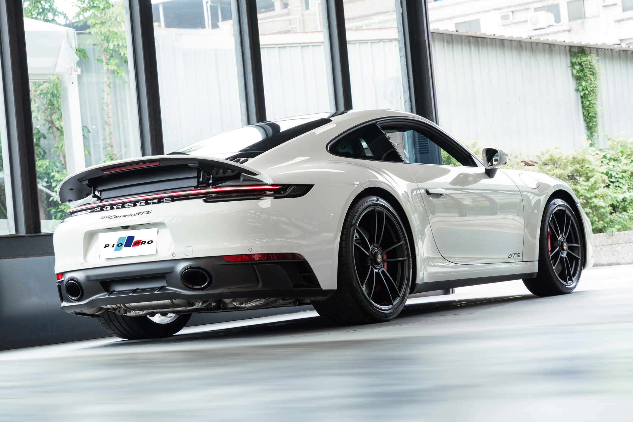 Porsche 911 Carrera GTS