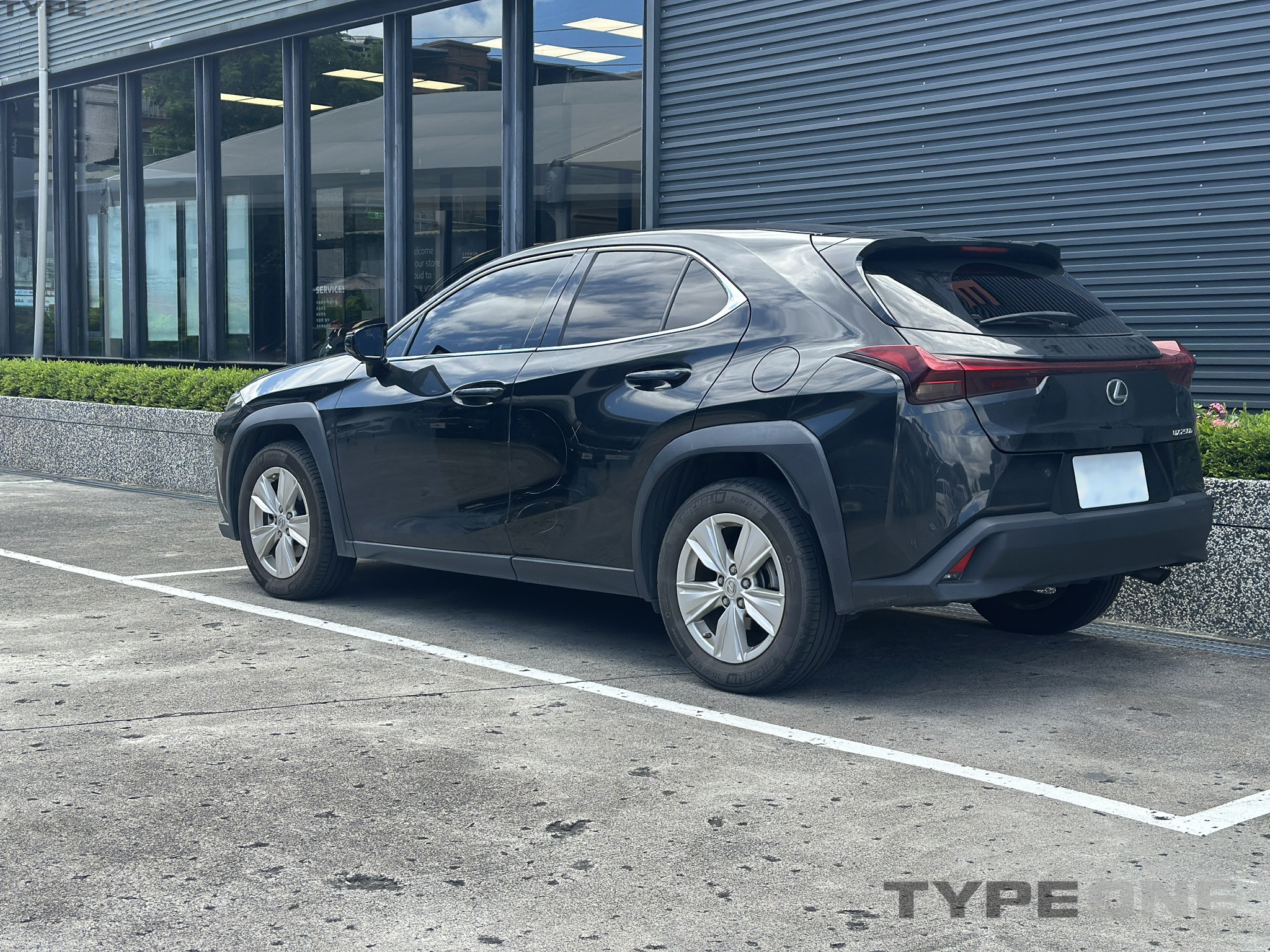 Lexus UX250H