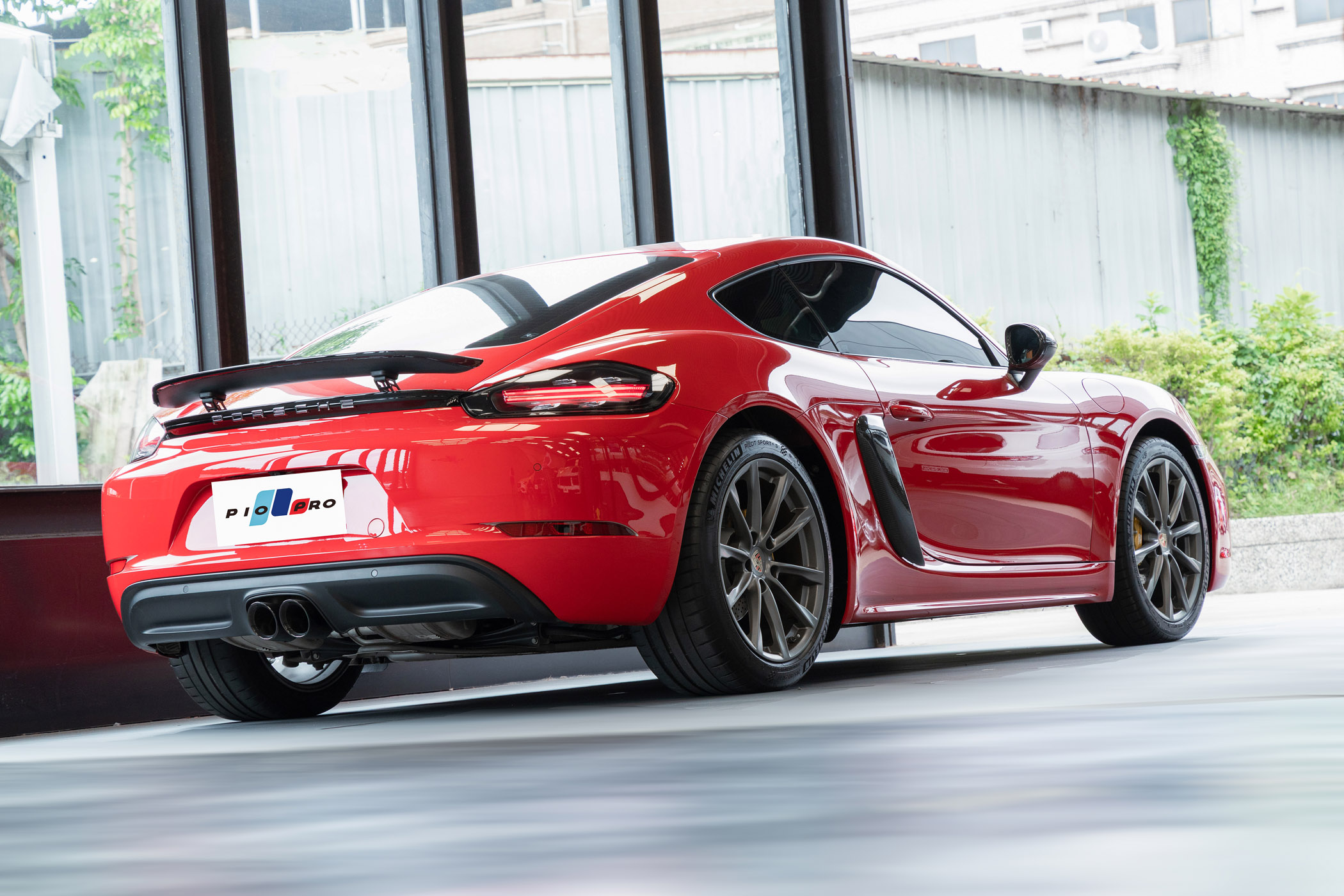 Porsche 718 Cayman