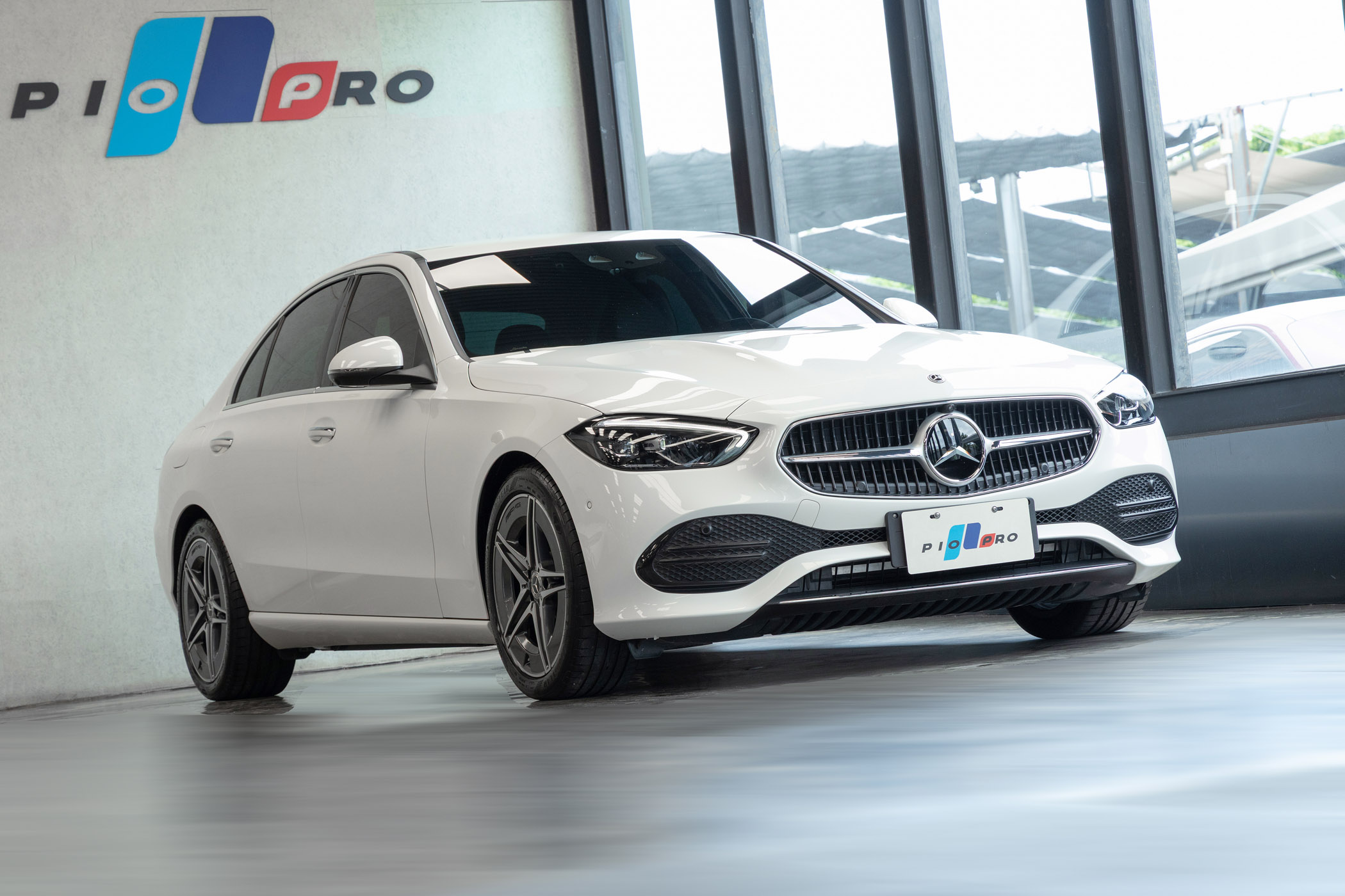 Mercedes-Benz C200