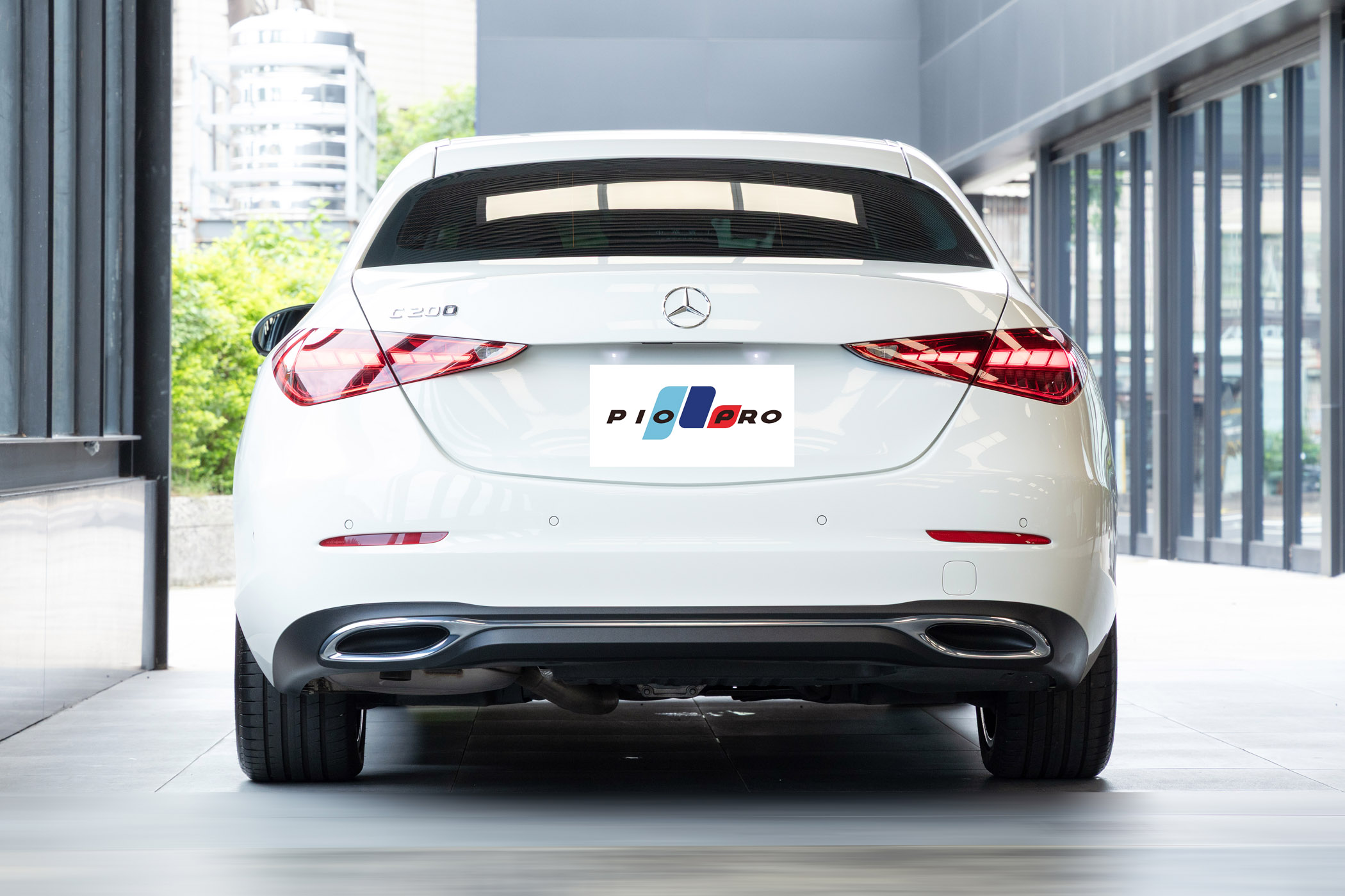Mercedes-Benz C200