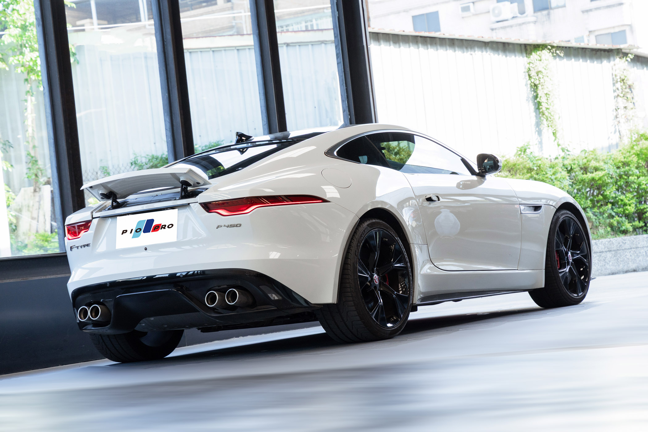 Jaguar F-Type