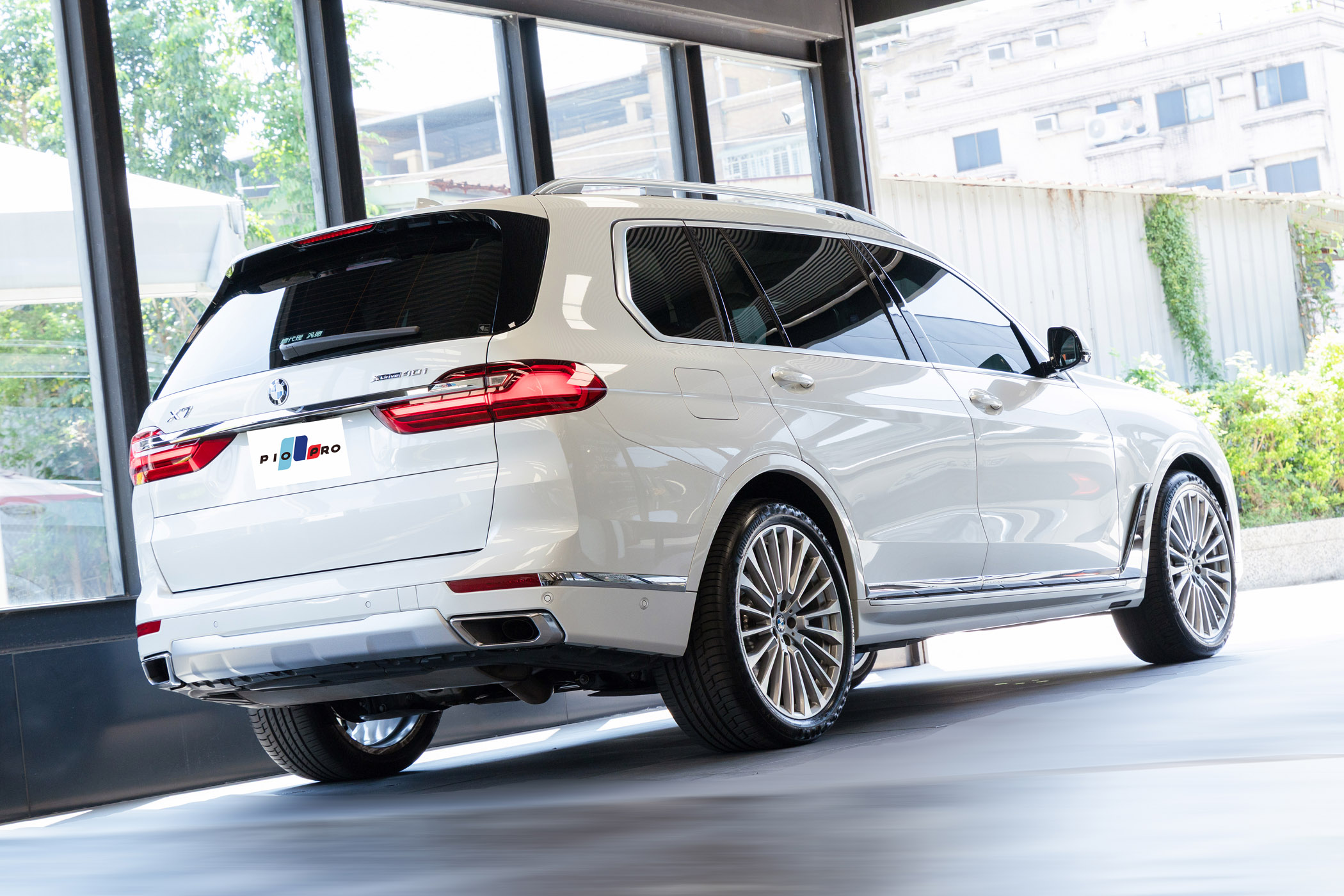 BMW xDrive40i