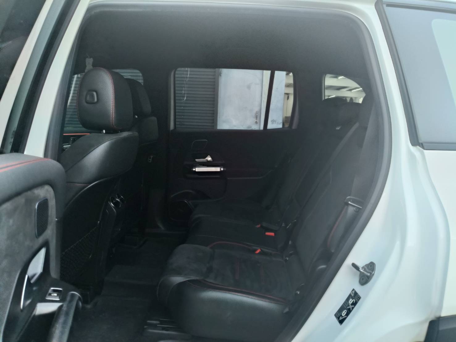 Mercedes-Benz GLB200
