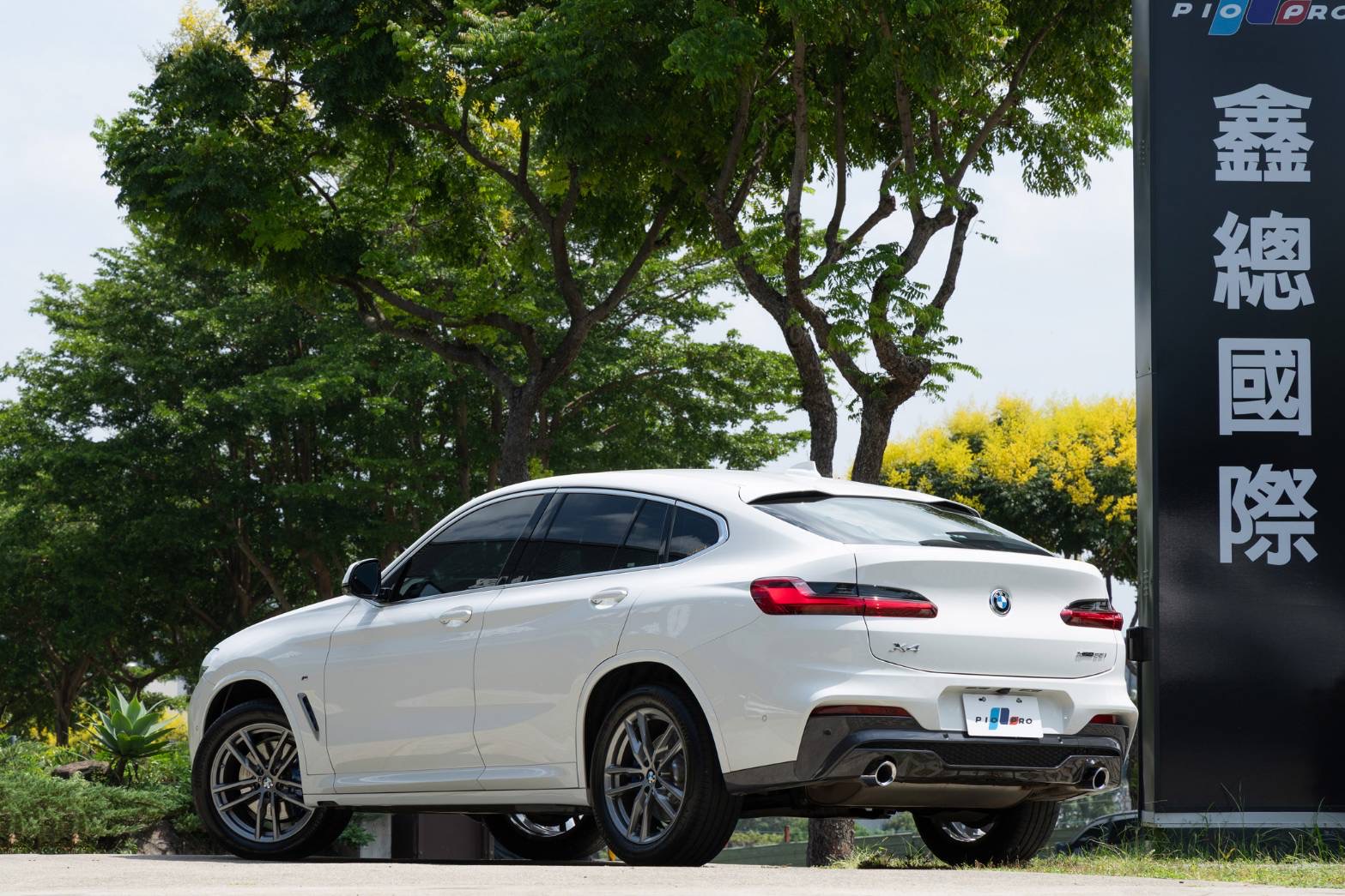 BMW xDrive30i M Sport