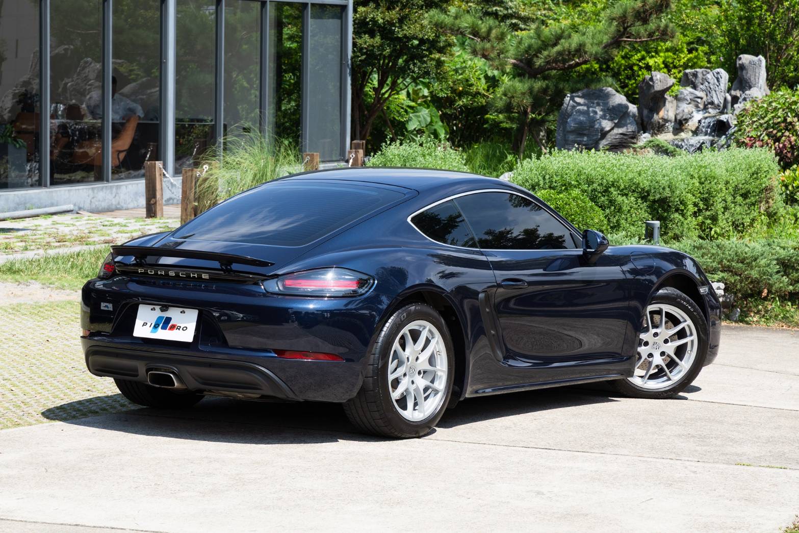 Porsche 718 Cayman