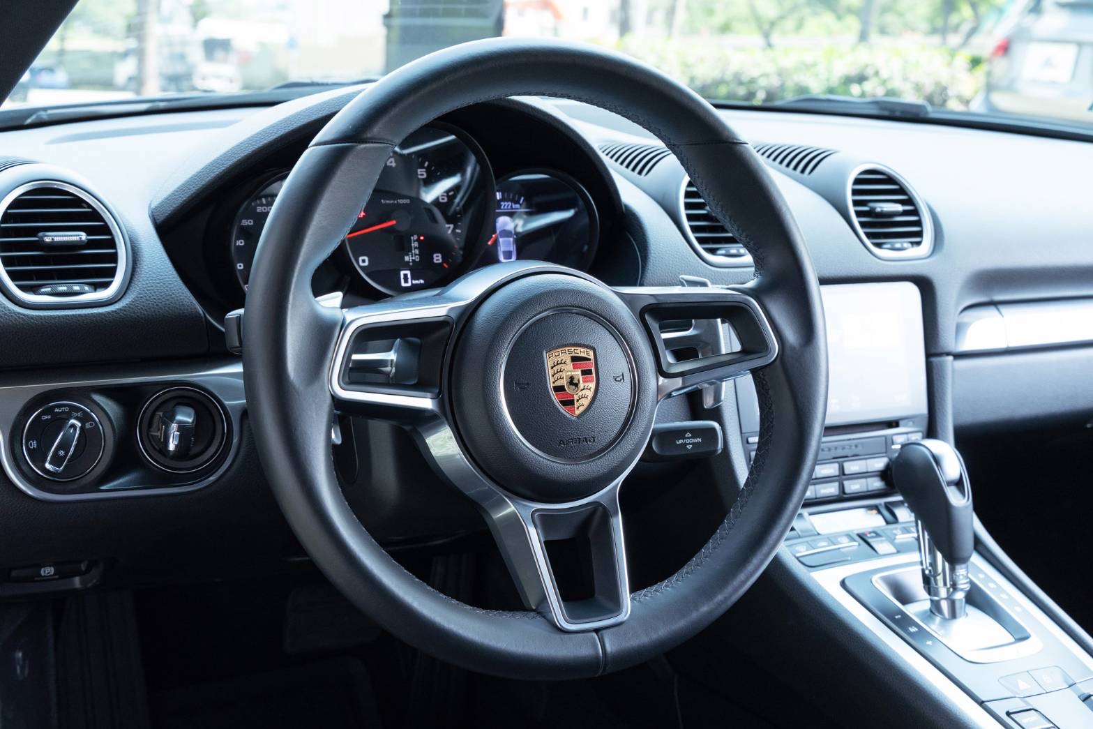 Porsche 718 Cayman