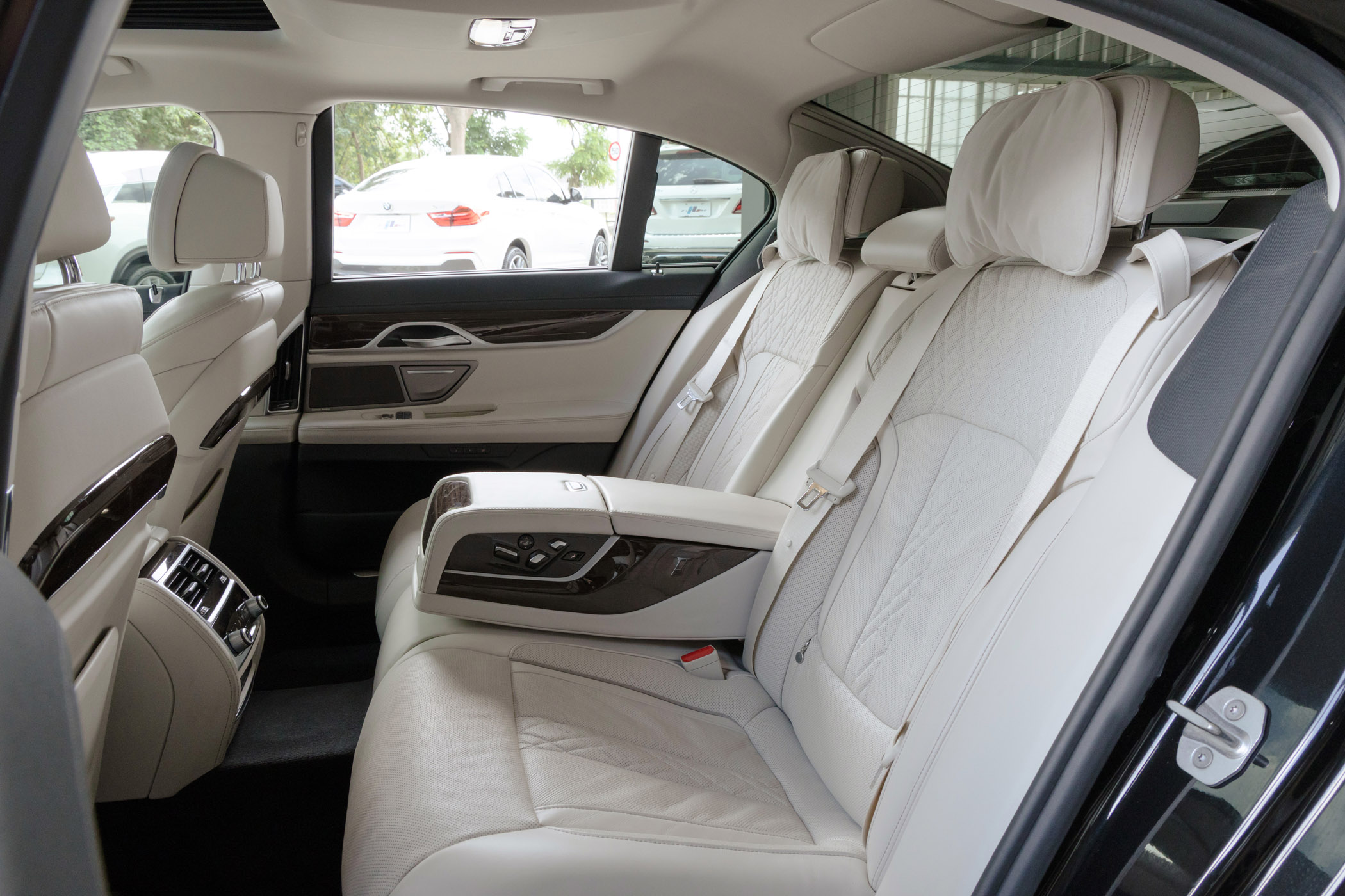 BMW 730i