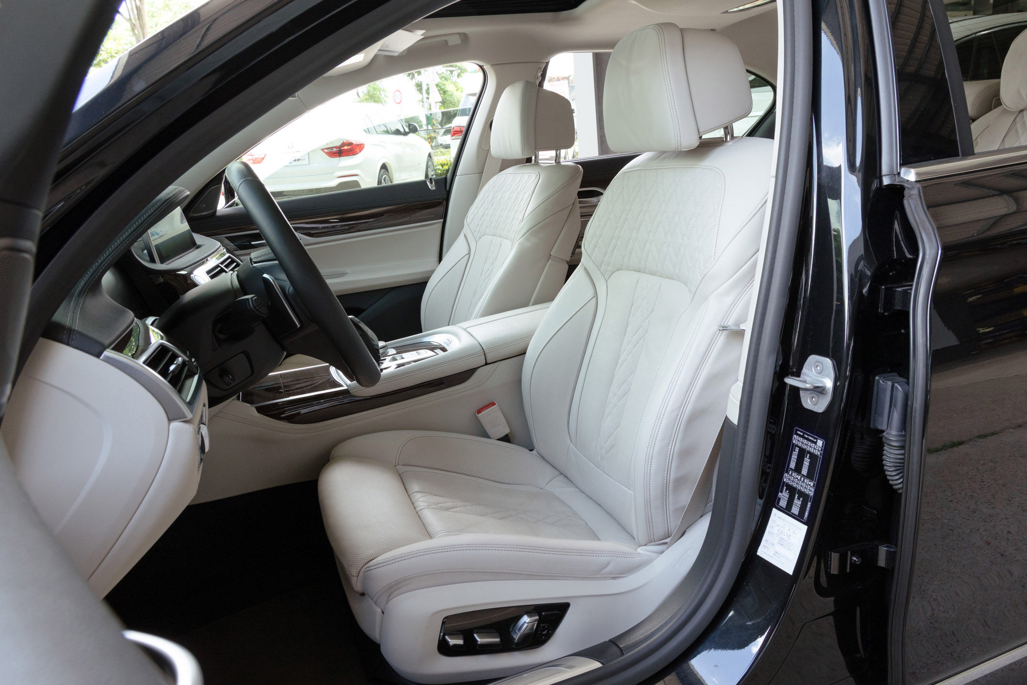 BMW 730i