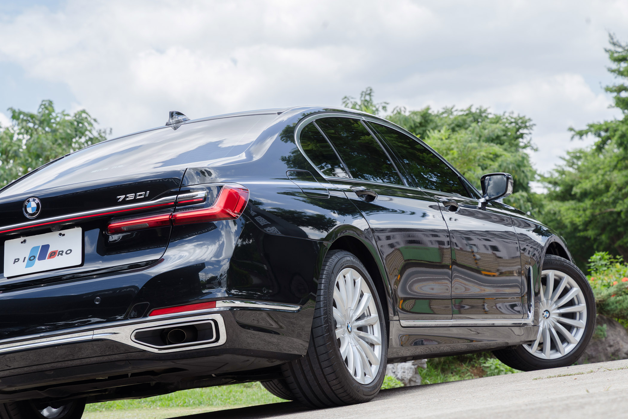 BMW 730i
